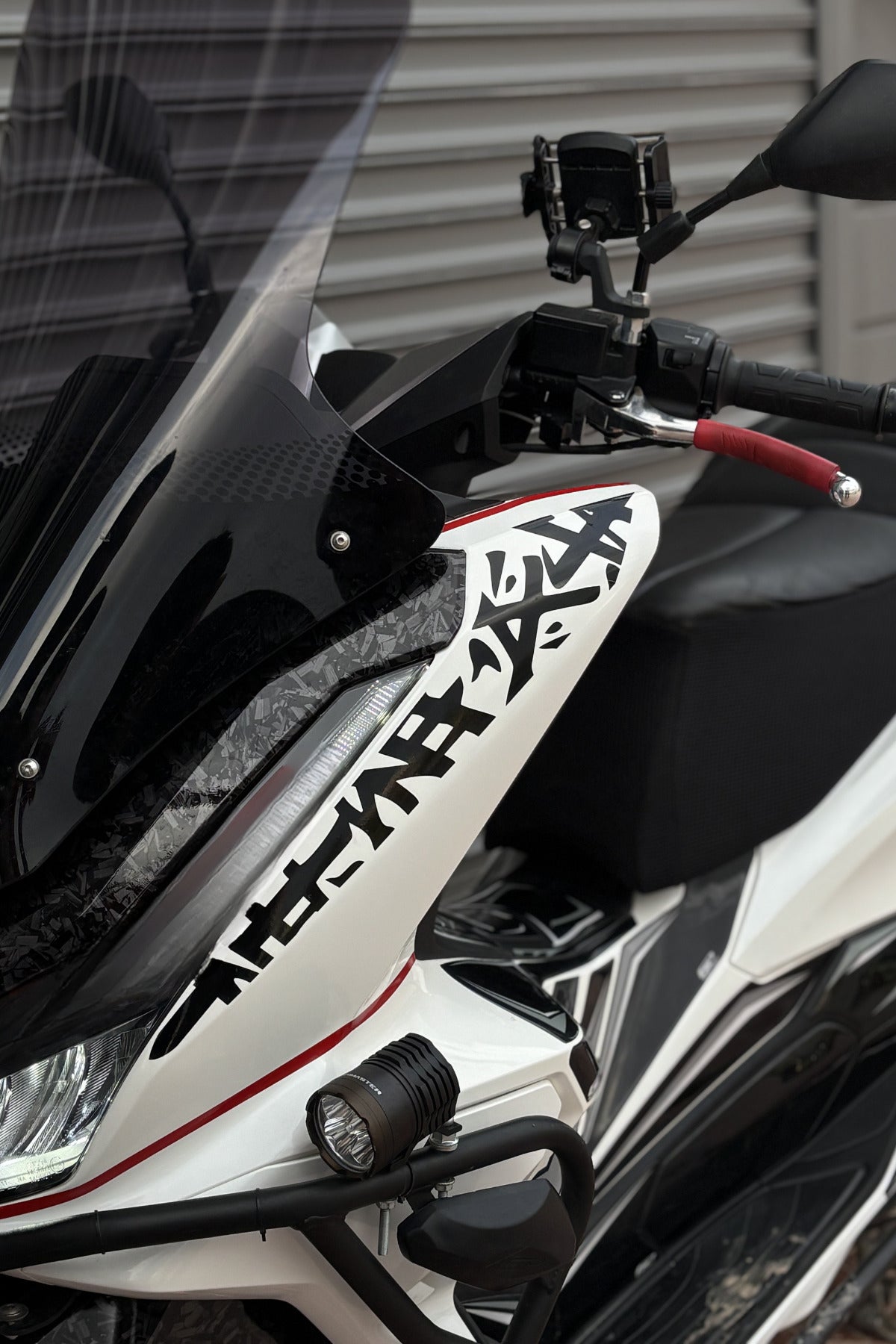 Honda PCX 2025-2026 Modeller için Yan Panel Tribal Desen Dövme Sticker (1 Adet)