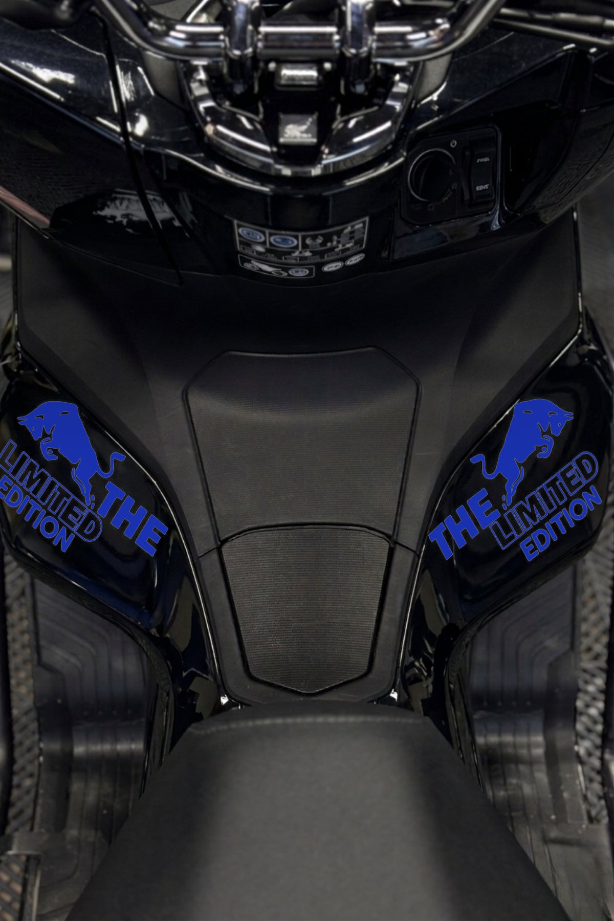 Honda PCX için Boğa Enerji Limited Edition Sticker Etiket (Sağ ve Sol)