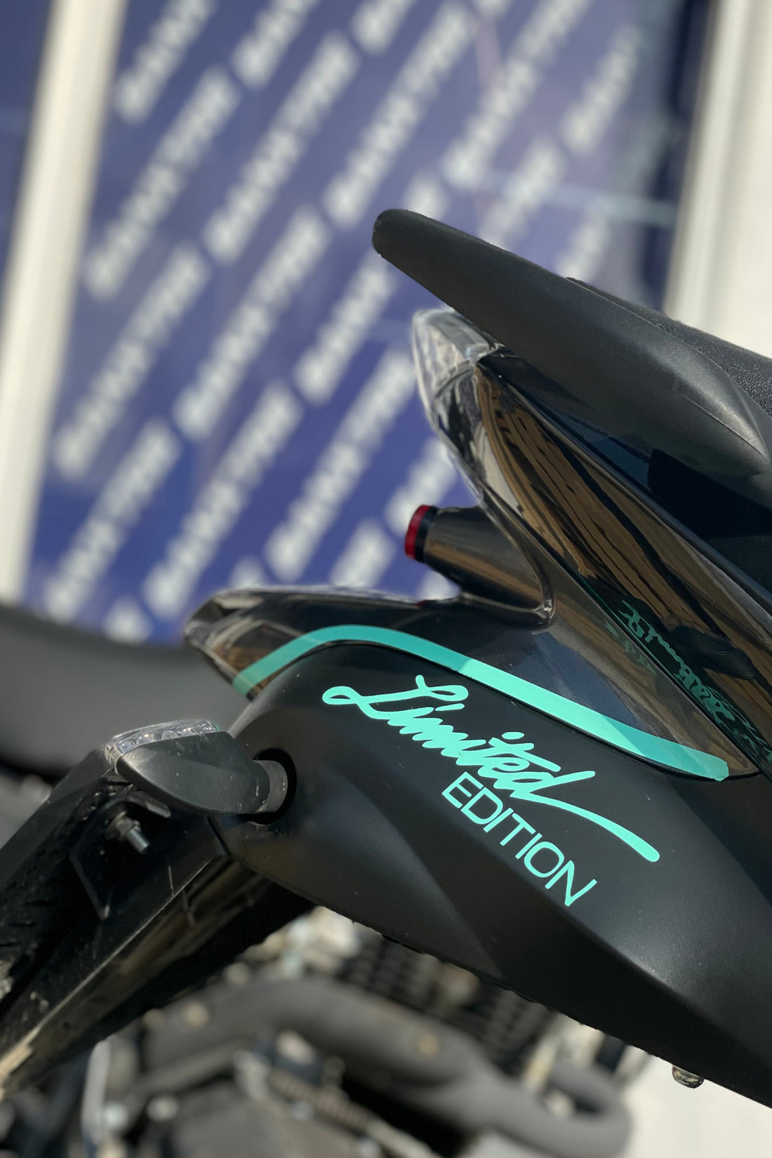 Motor-Araba-Kask için Nane Renk Limited Edition Sticker Etiket (1 Adet)