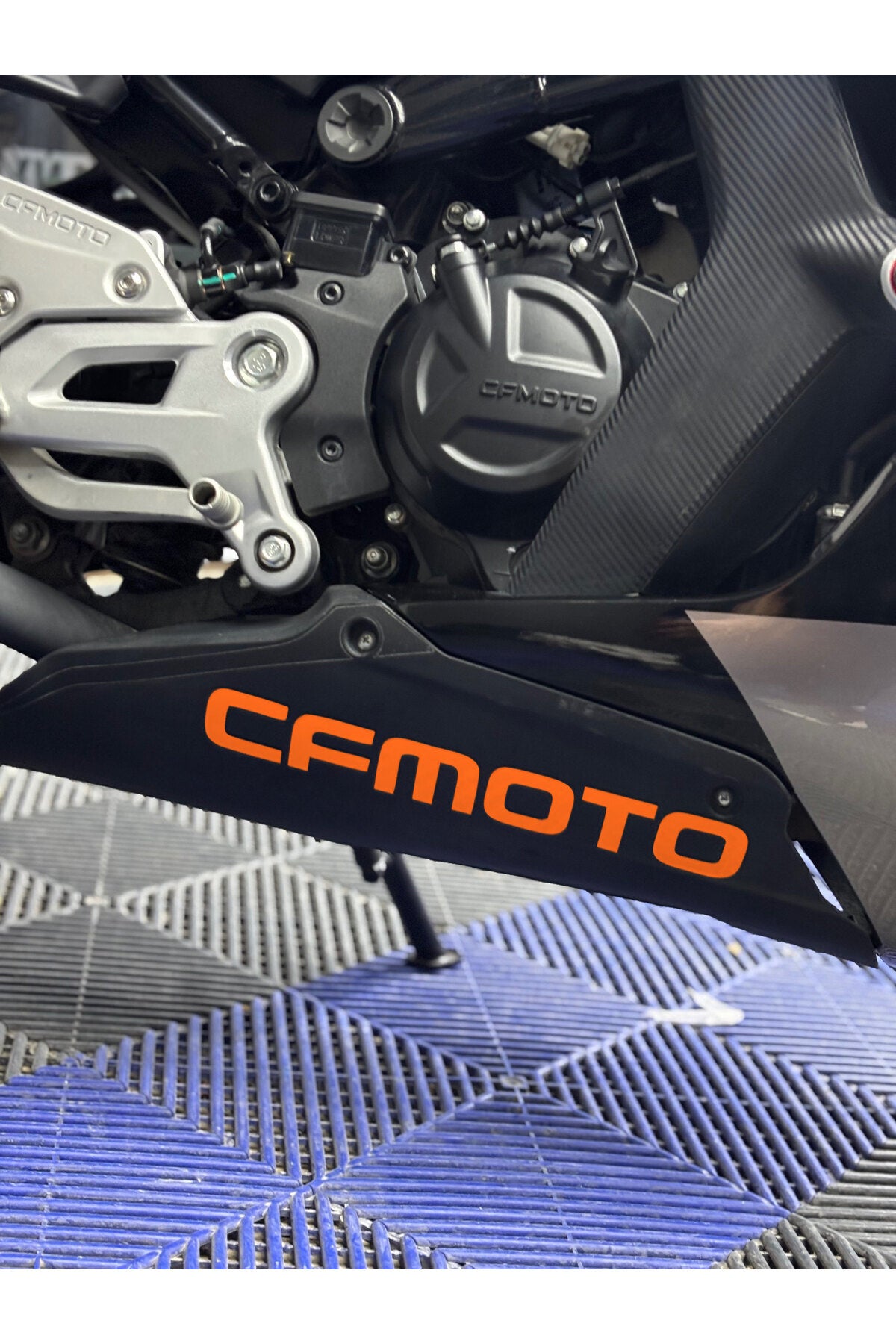 CFMOTO 450SR Alt Sakal için CFMOTO Yazı Sticker Etiket (30CM)