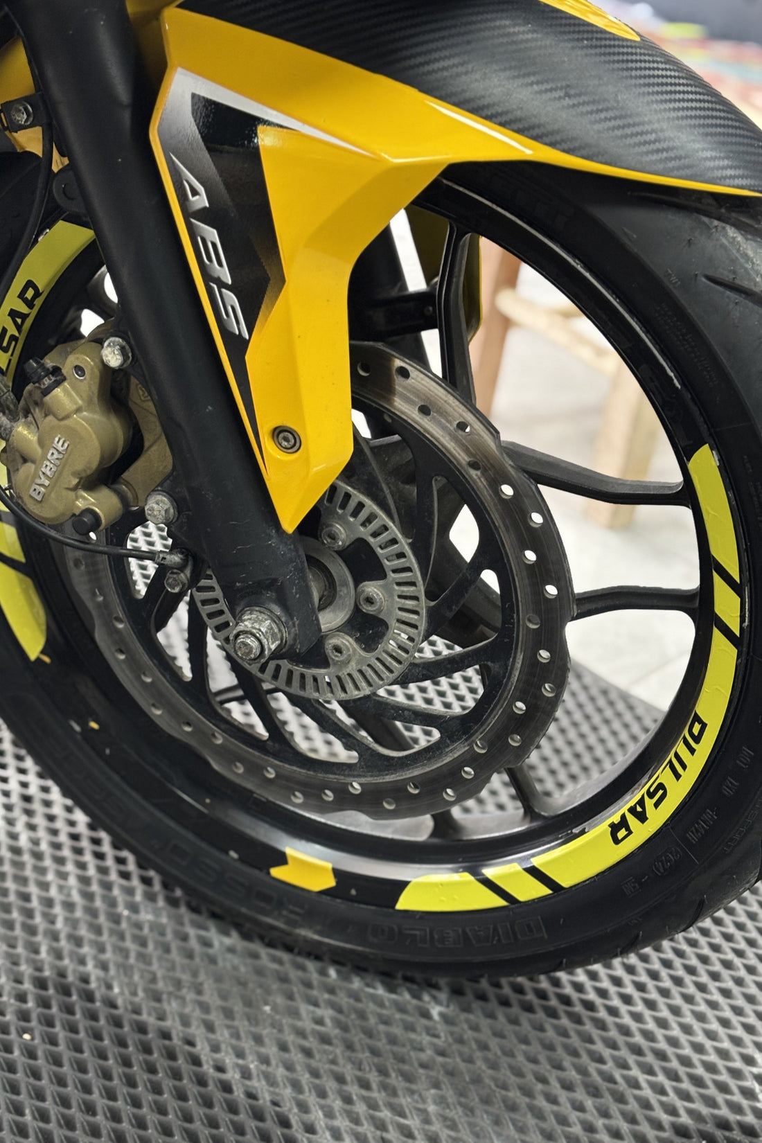 Pulsar Motorsiklet Grubu için Sarı Renk Jant Şeridi Sticker Etiket (8 Parça)