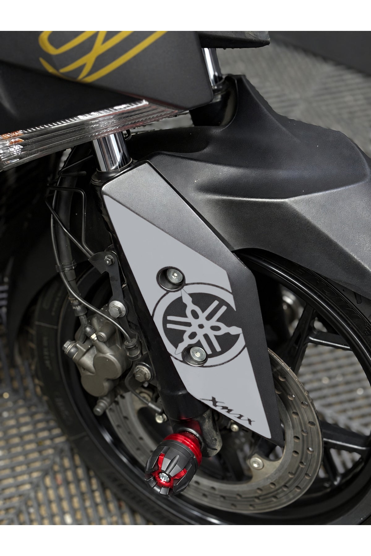 Yamaha Xmax Ön Çamurluk için Logolu Detay Sticker (Sağ-Sol) (2018-2022 Uyumlu)