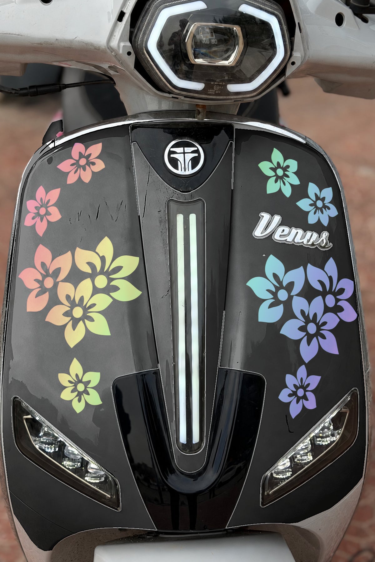 Motosiklet ve Kask için Çiçek Desenleri Sticker Etiket (Fotoğraftaki Adet Kadar Gelmektedir)