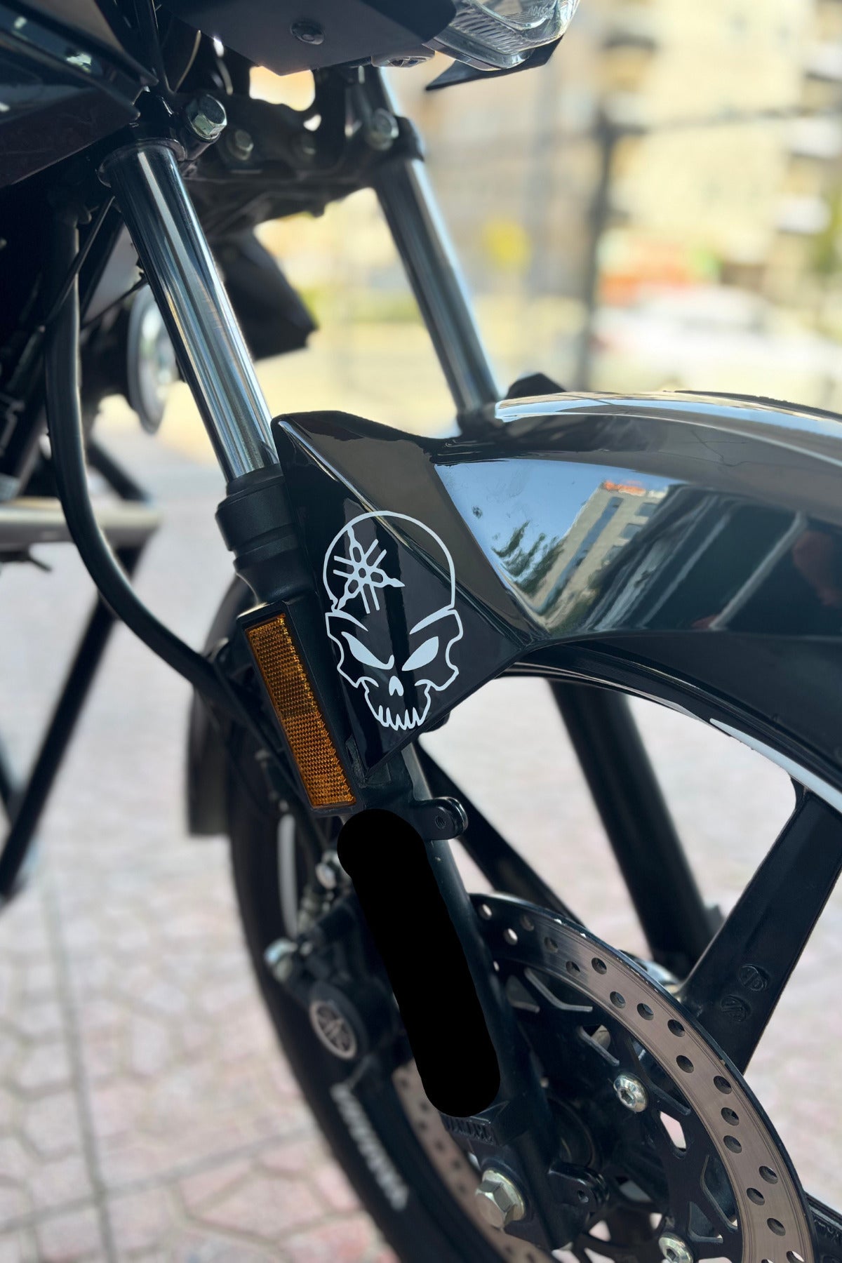 Yamaha Motor Grubu için Beyaz Kurukafa Yamaha Sticker (1 Adet)