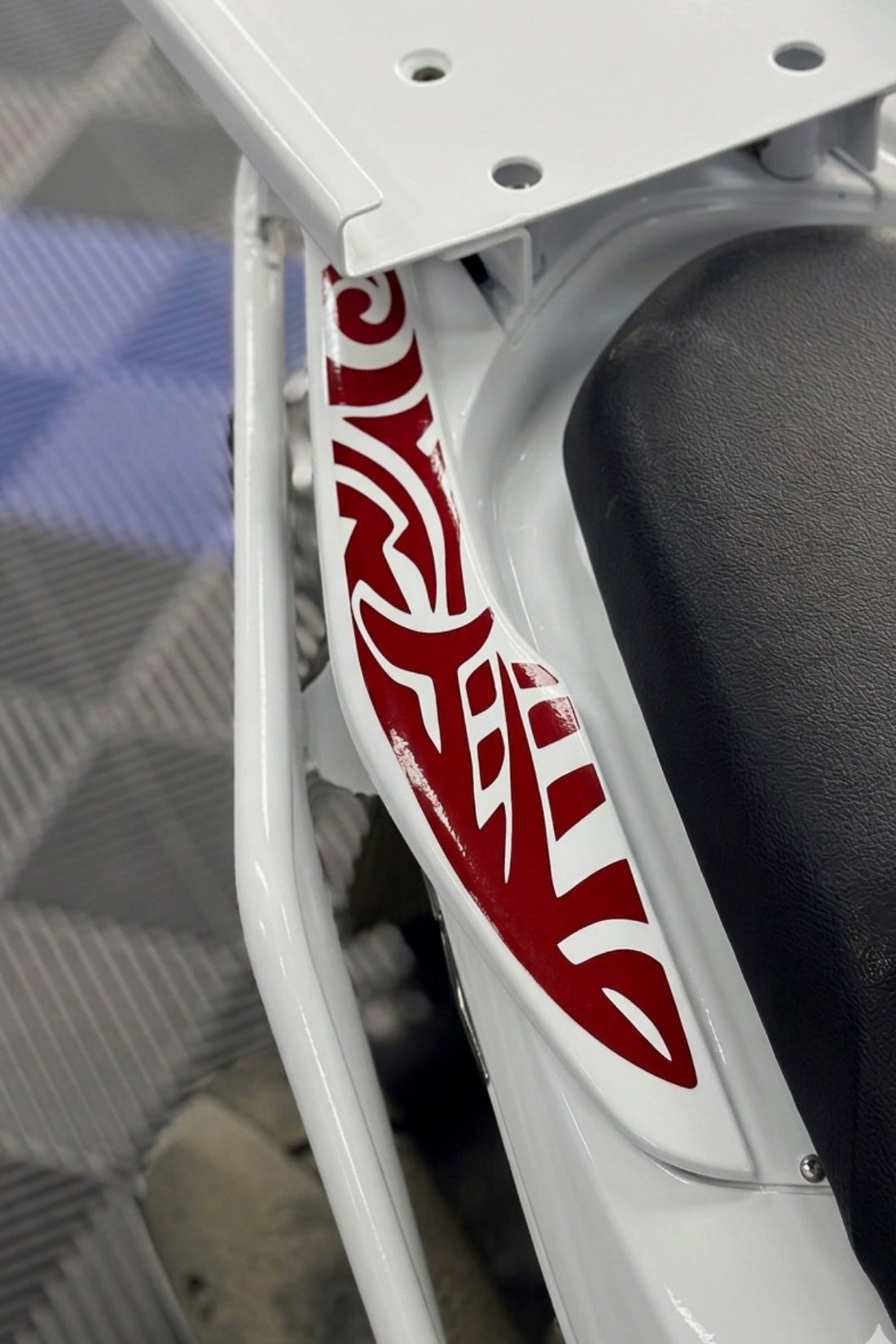 Honda PCX için Arka Tutamaç Uyumlu Tribal Desen Sticker (2018-2019-2020)