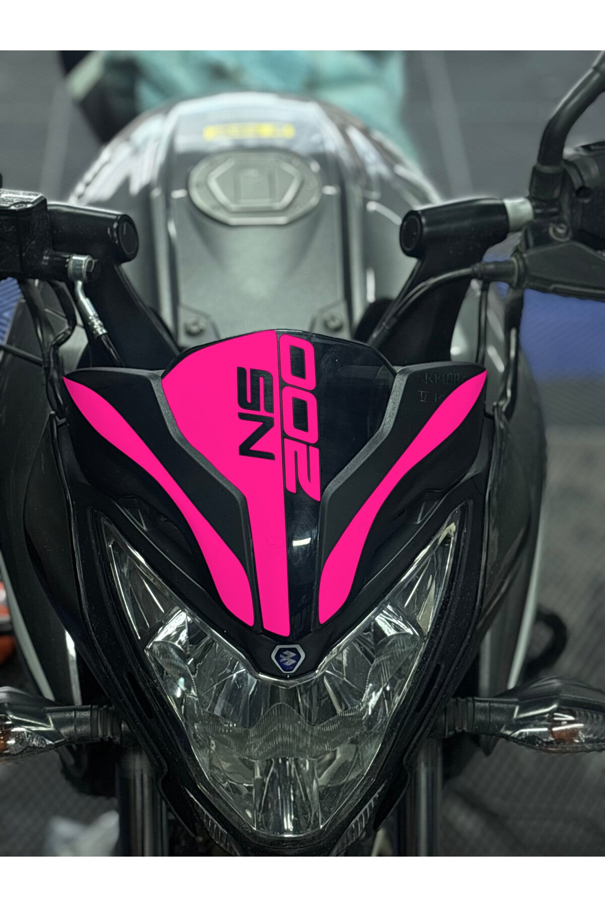 Bajaj Pulsar NS200 için Kafa Detay Sticker Seti NS200 Yazılı 3 Parça
