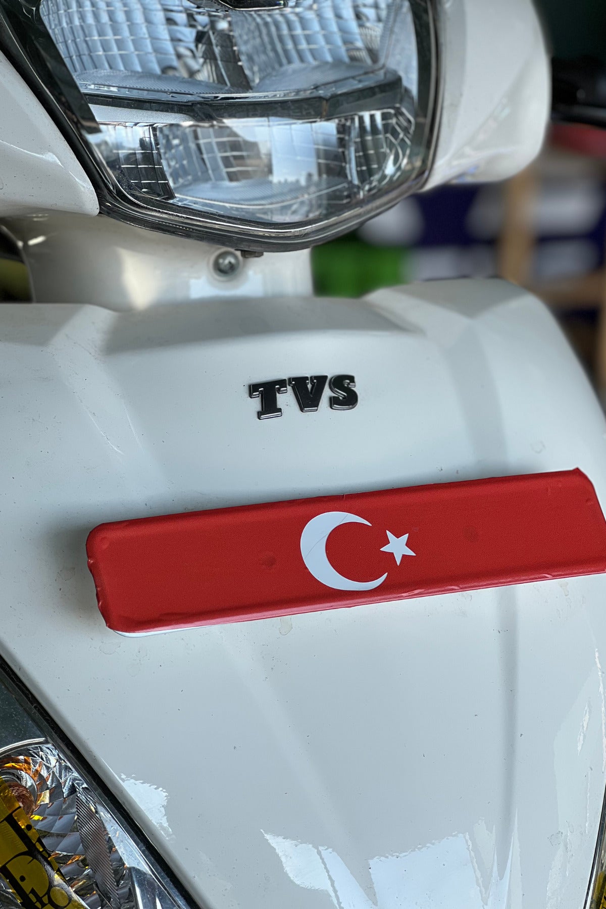 TVS Jupiter 125 Ön Plakası için Bayrak ve Desenli Sticker