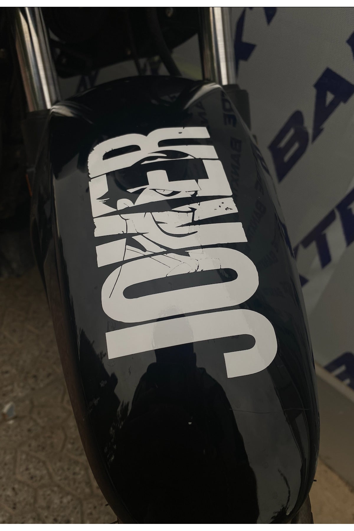 Dekoratif Beyaz Joker Sticker Motor-araba-kask Için Etiket 15cmx7.5cm (1 ADET)