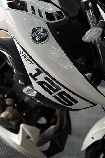Mondial Drift-L için Yan Drenajlar için Drift+125 Yazılı Beyaz Renk Sticker (Sağ ve Sol)
