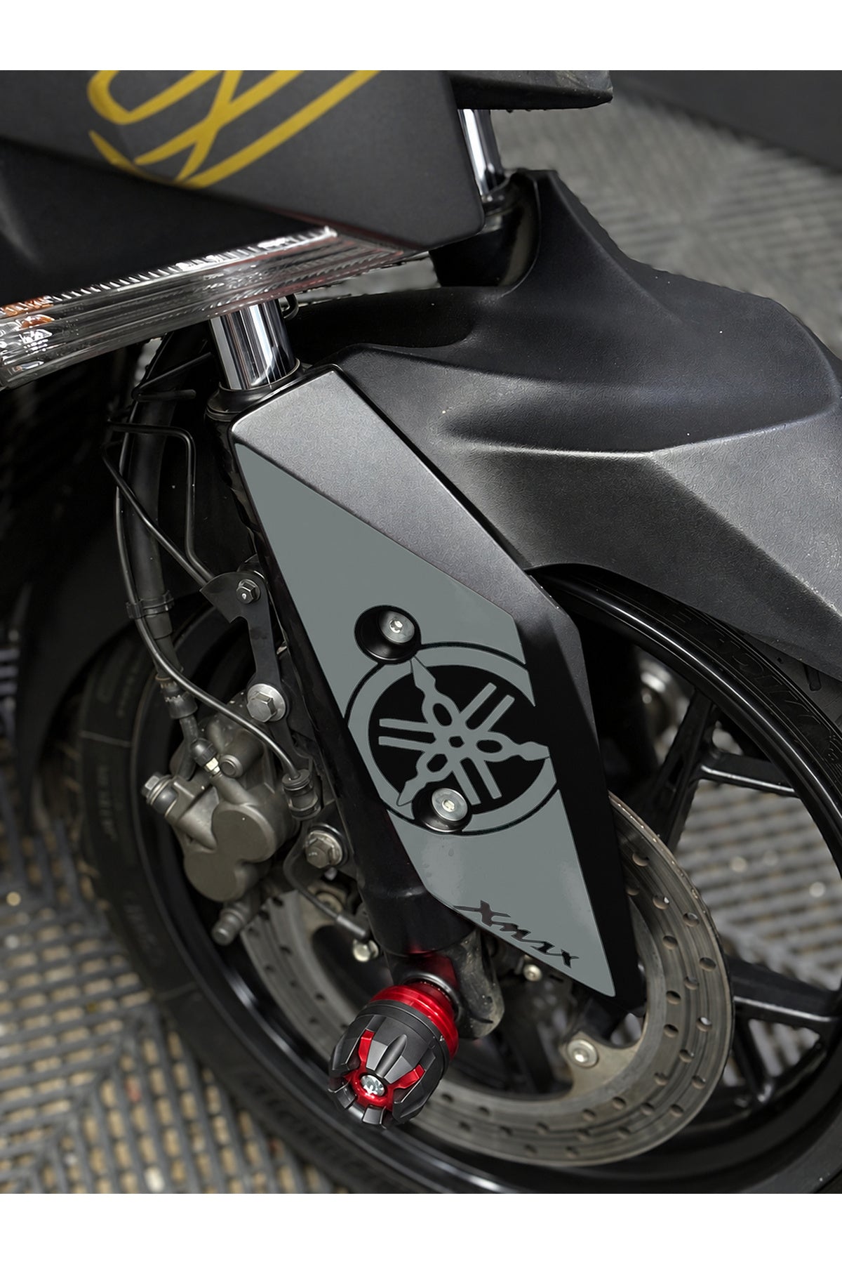 Yamaha Xmax Ön Çamurluk için Logolu Detay Sticker (Sağ-Sol) (2018-2022 Uyumlu)