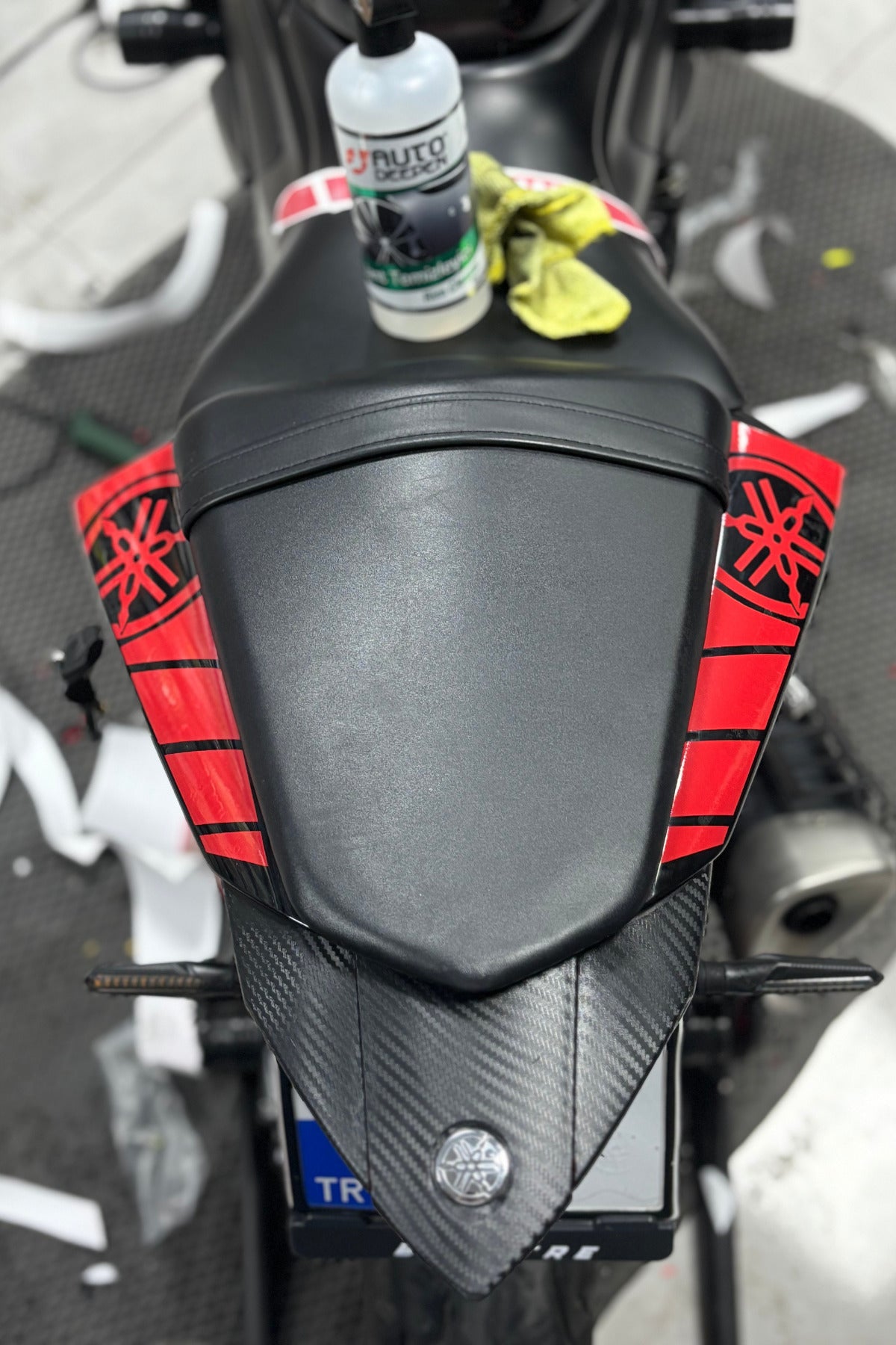 Yamaha Motor Grubu için Kırmızı Renk Kuyruk Sticker Etiket (2 Parça)