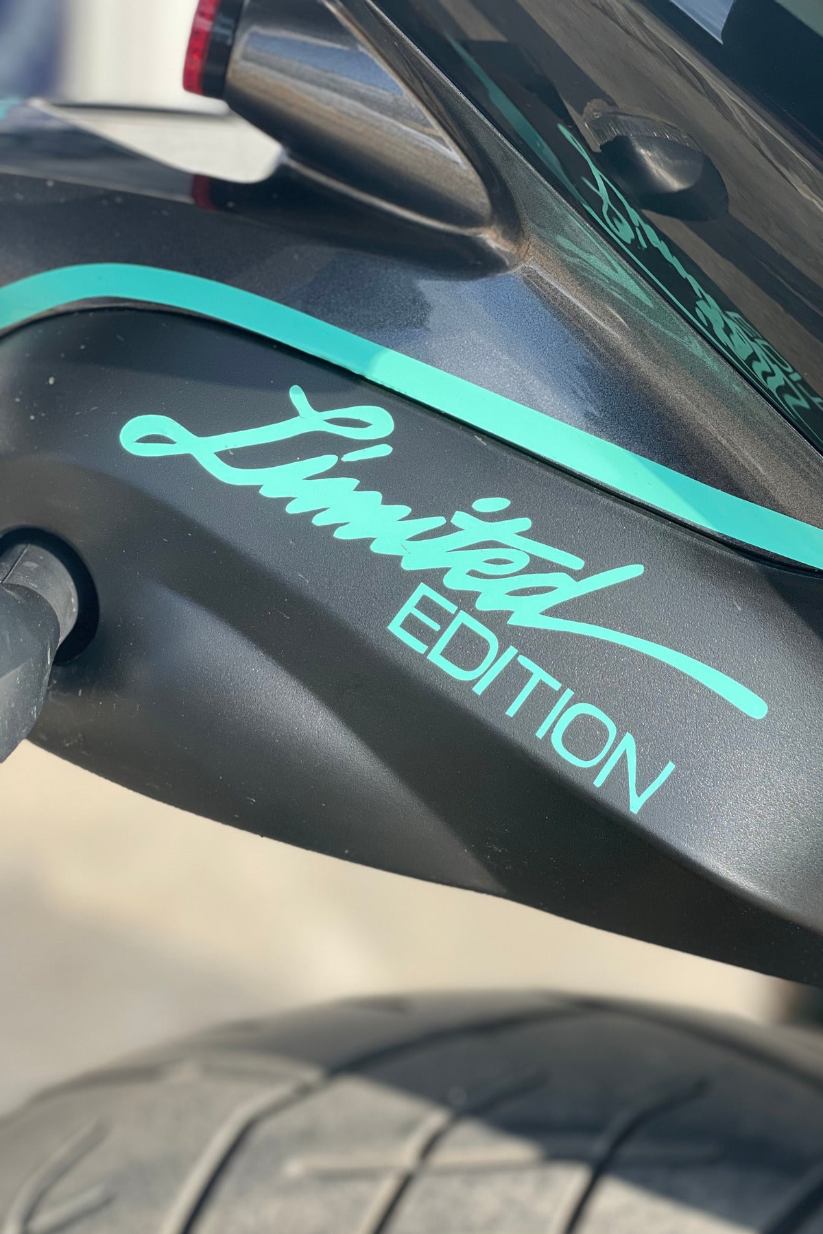 Motor-Araba-Kask için Nane Renk Limited Edition Sticker Etiket (1 Adet)
