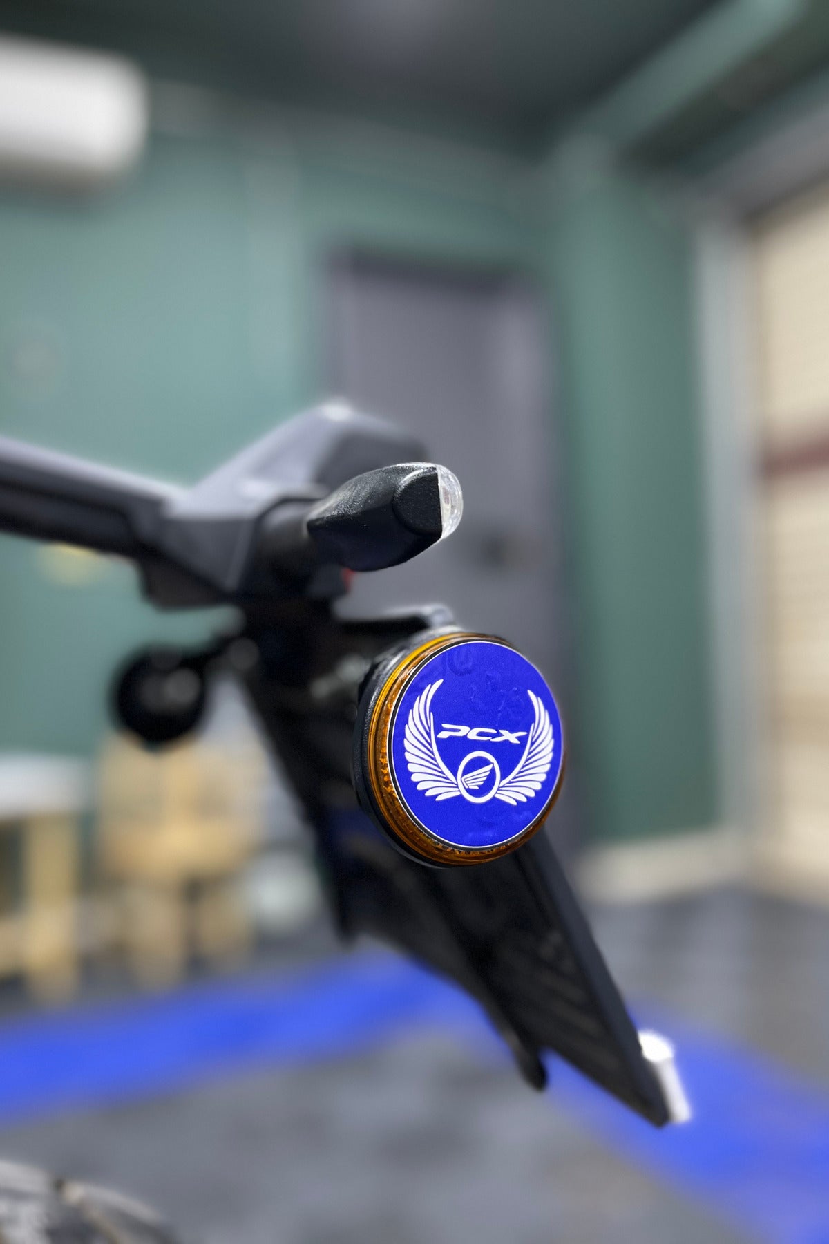 Honda PCX Kedigözü Reflektörü için 5CMx5CM Yuvarlak Sticker Seti (2 Adet)