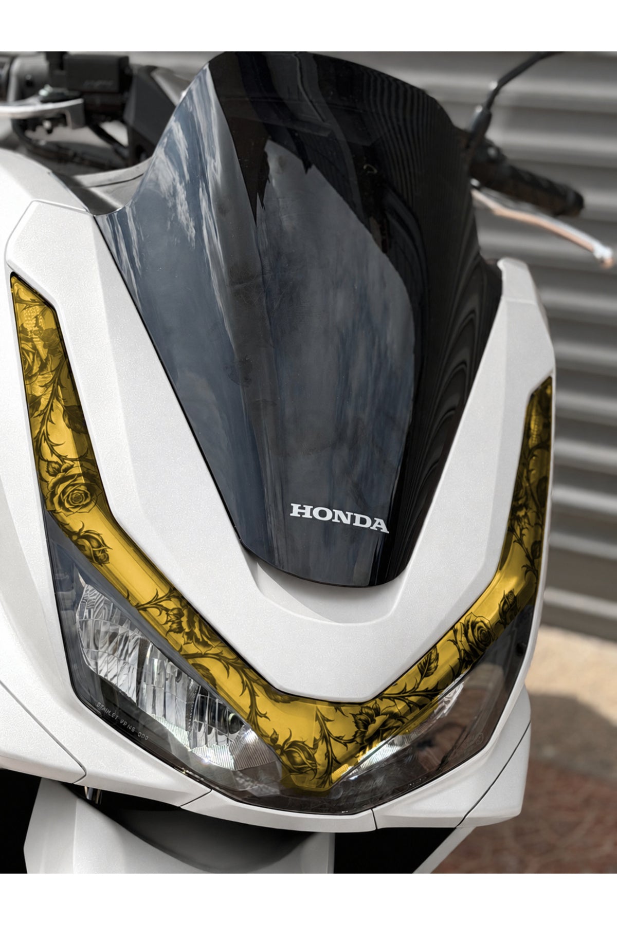 Honda PCX Deluxe Sarmaşık Gül Desenli Far Filmi Far Tasarım Sticker (2025-2026 Yılları Uyumlu)