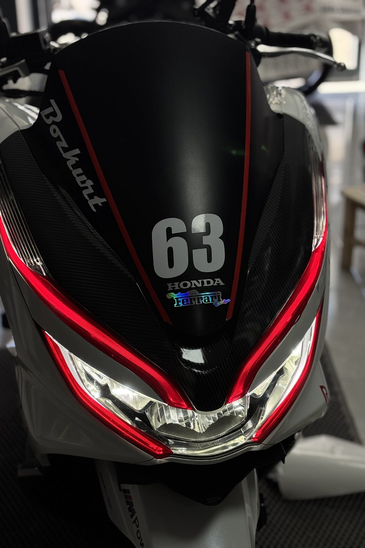 Honda PCX (2018-2020) için Far Tasarım Folyosu Sticker