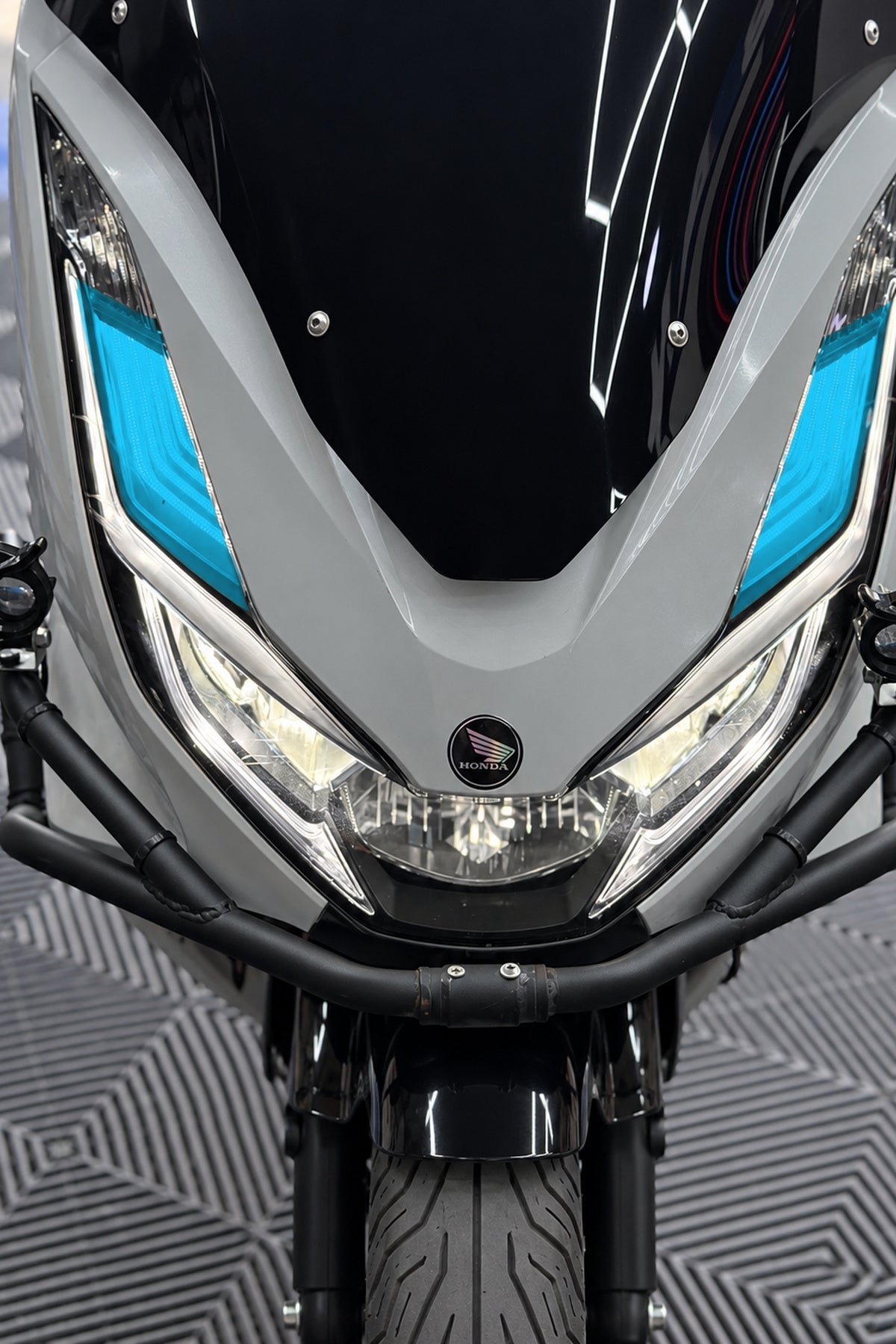 Honda PCX için Amerikan Görünümlü Far Filmi Far Tasarım Filmi (2021-2022-2023-2024 Uyumlu)
