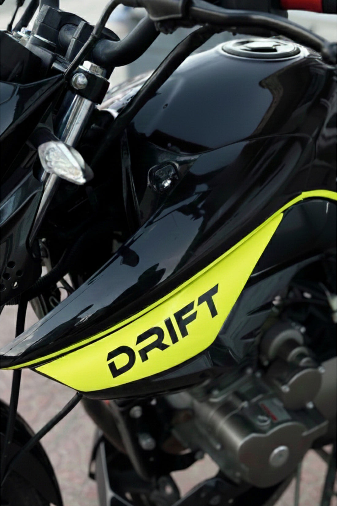 Mondial Drift-L için Yan Grenajlara Uyumlu Neon Sarı Drift Yazılı Sticker Kaplama (Sağ ve Sol)