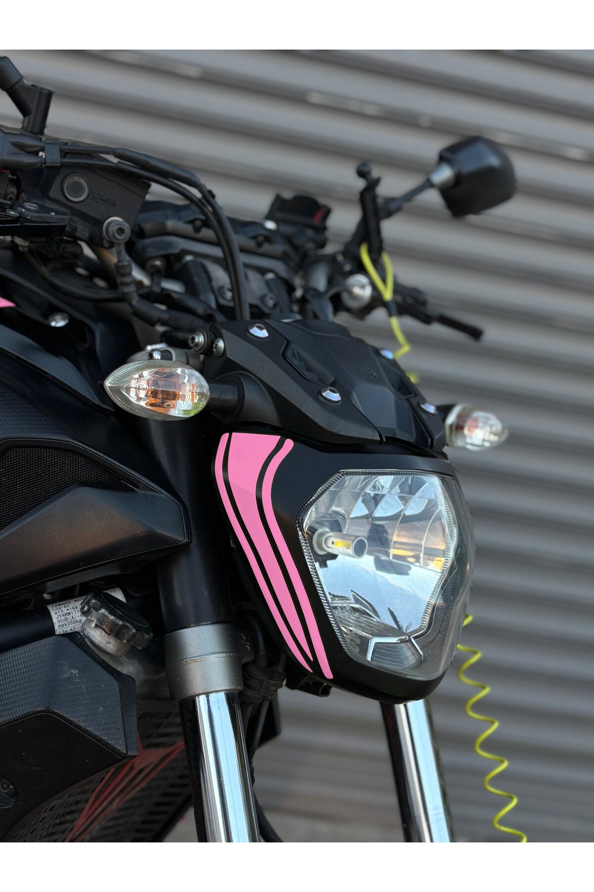 Yamaha MT-07 için Far Kaşı Sticker Etiket (Sağ ve Sol ) (2014-2017 Yılları Arası Uyumlu)