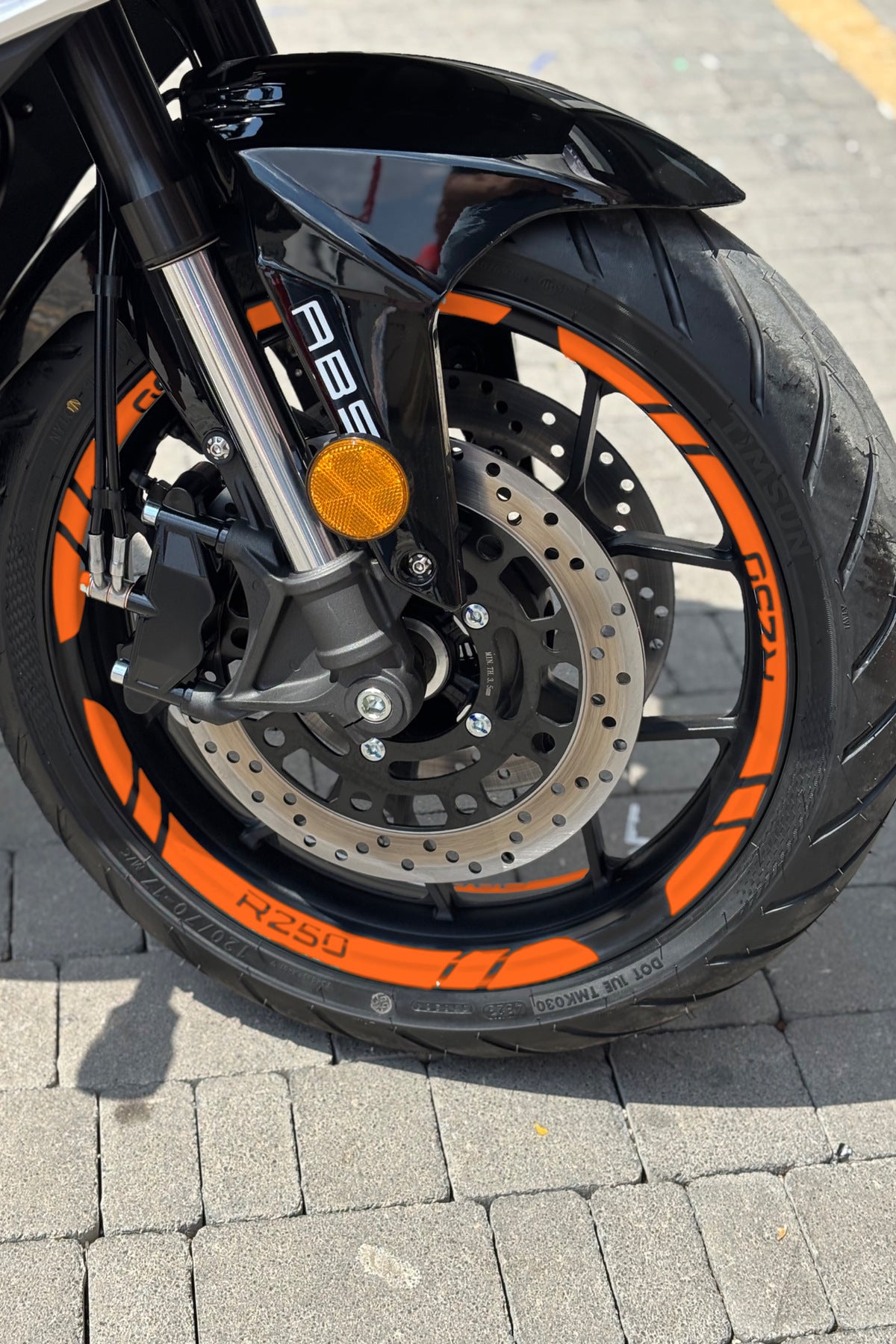 RKS R250 için 12 Parça R250 Yazılı Jant Şeridi Sticker Seti (Ön Arka Sağ Sol Yeterli)