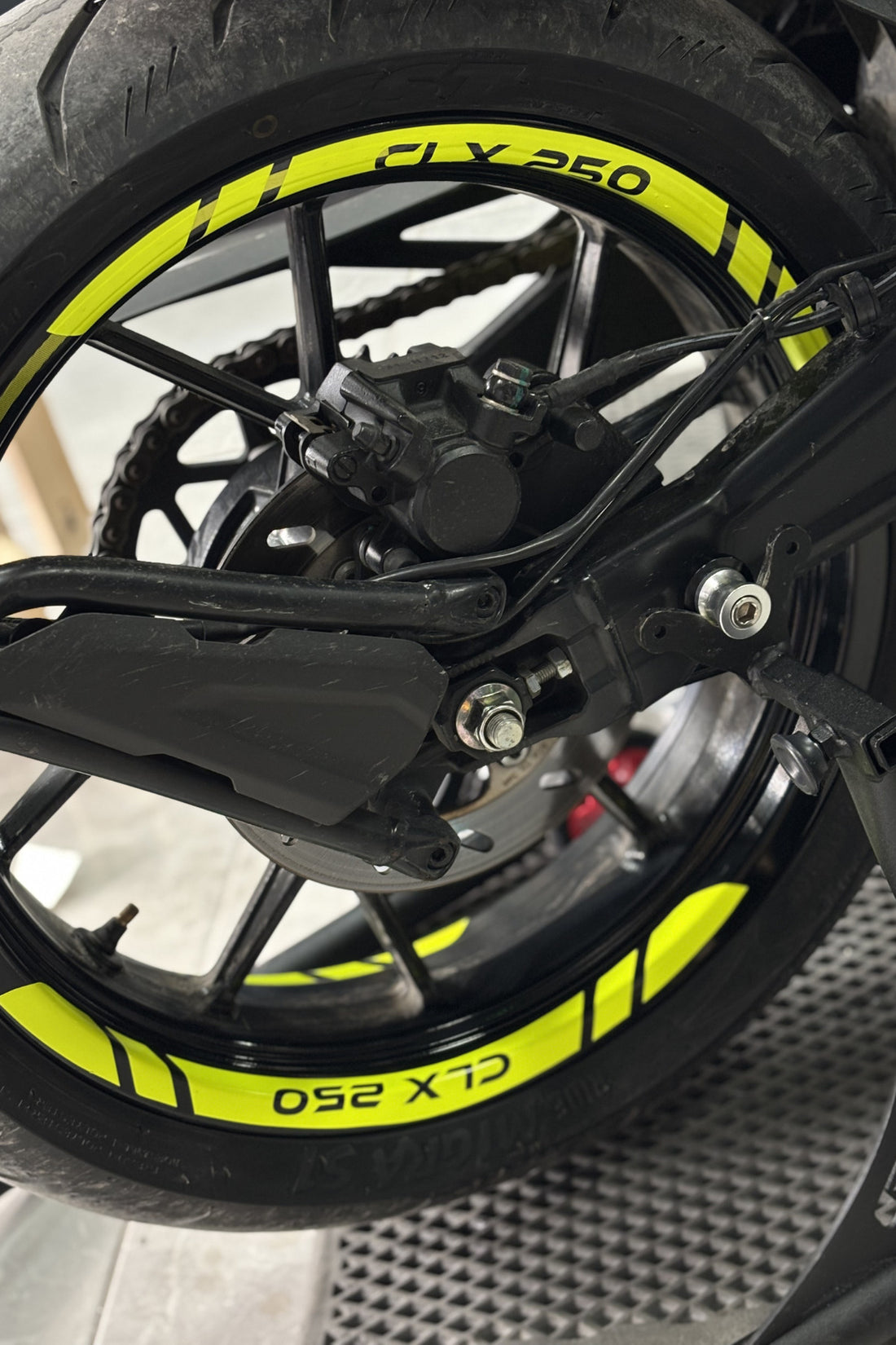 CFMOTO CLX 250 için Neon Sarı Jant Şeridi Sticker Seti (8 Parça)