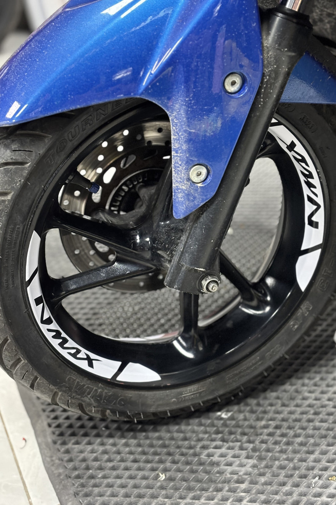 Honda Nmax Serisi Tüm Yıl ve Modellere Uyumlu Jant Şeridi Sticker Seti  (8 Parça)