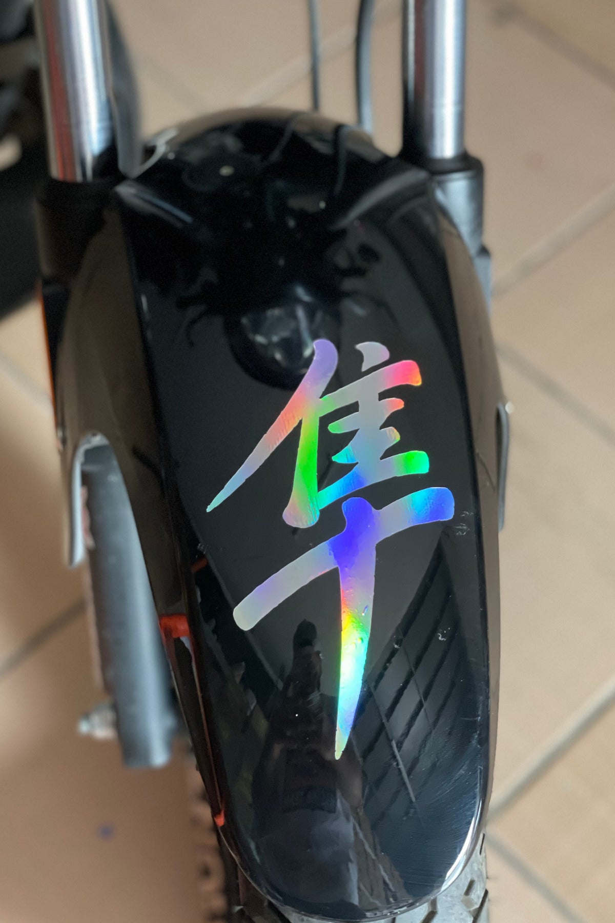 Motor-Araba-Kask için Hologramlı Renk Değiştiren Hayabusa Japonca Yazı Logo Etiket Sticker (1 Adet)