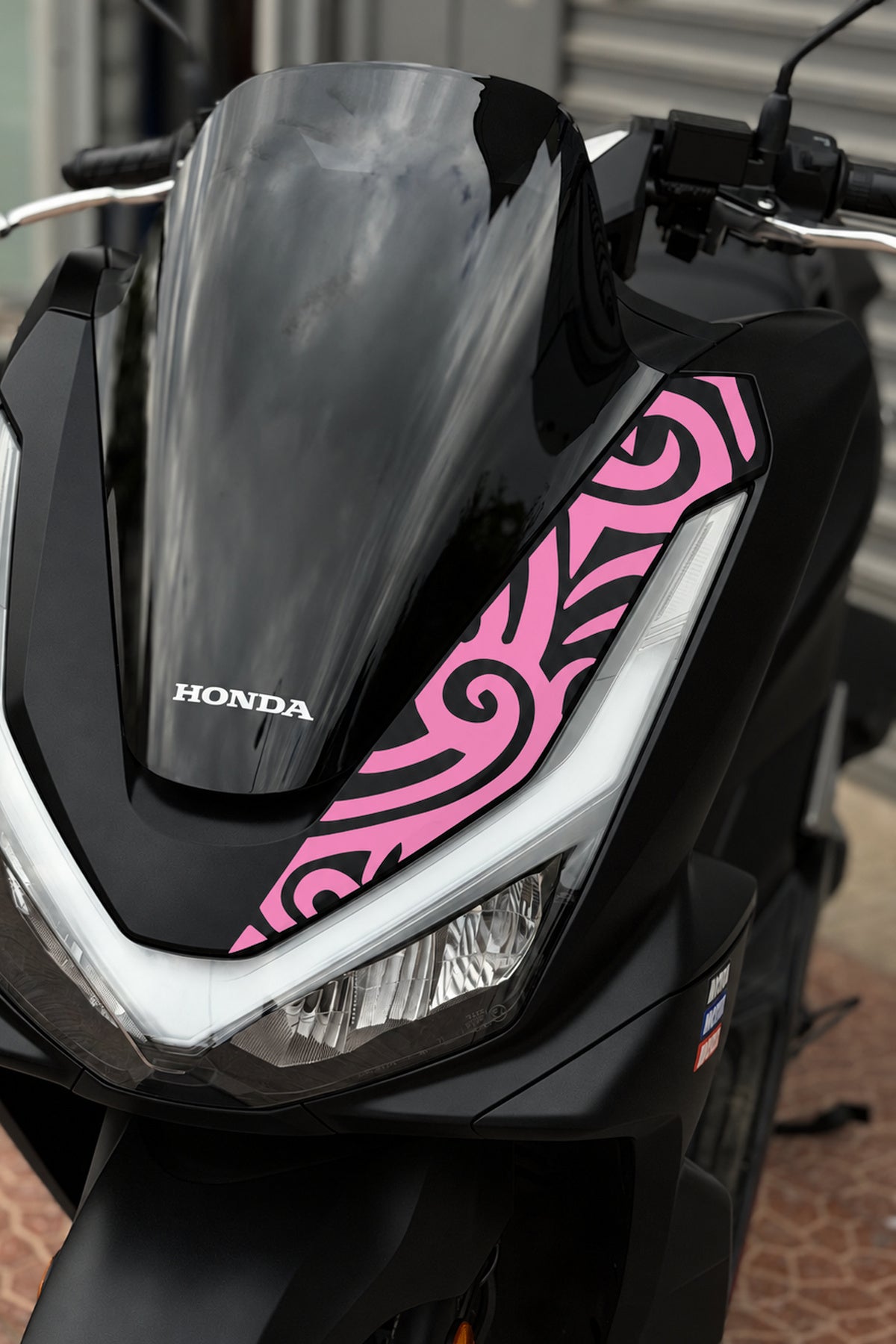 Honda PCX Deluxe 2025-2026 Yeni Kasa için Dövme Tribal Desen Sticker Etiket (1 Adet)