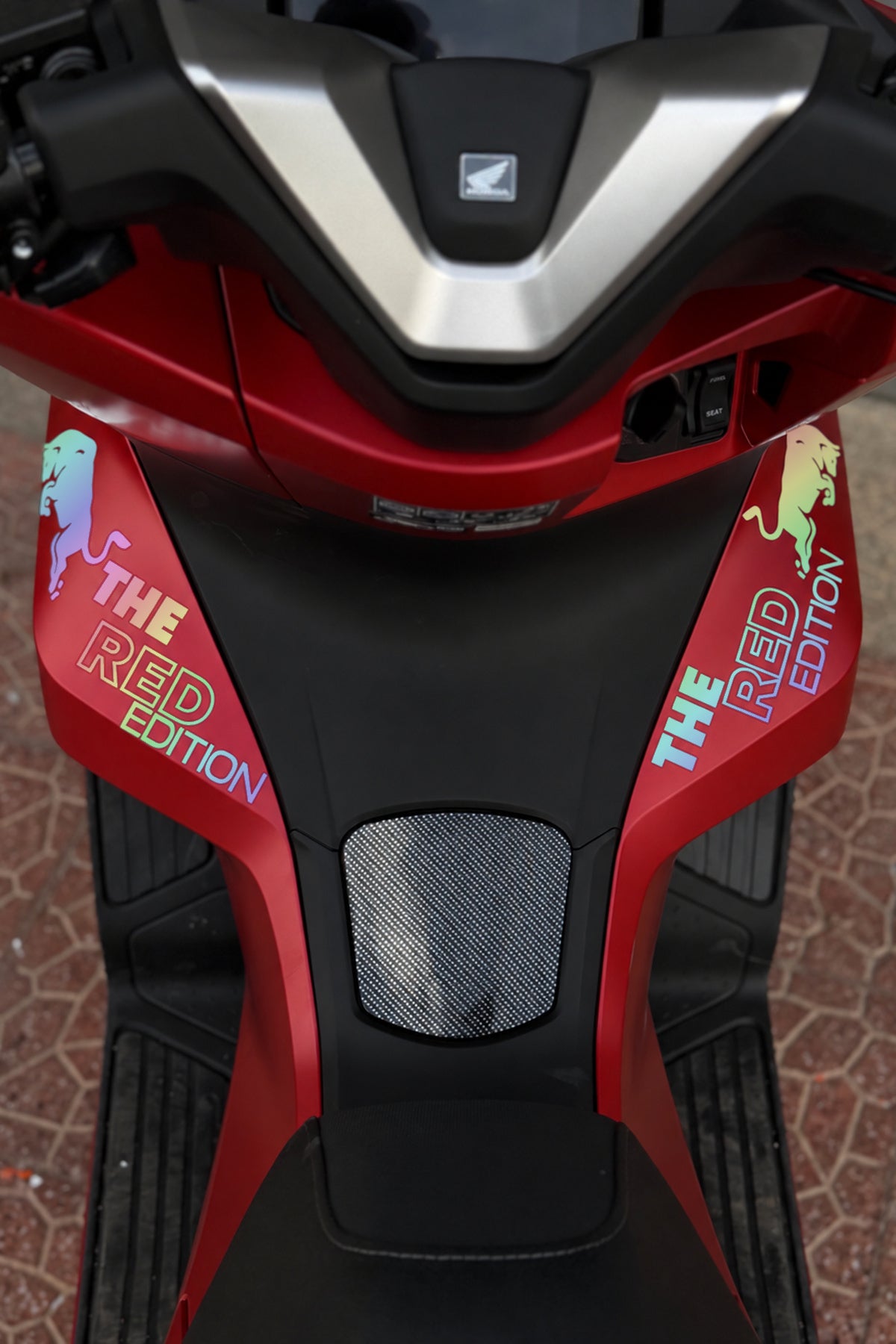 Honda PCX için The Red Edition Boğa Sticker Etiket (Sağ ve Sol)