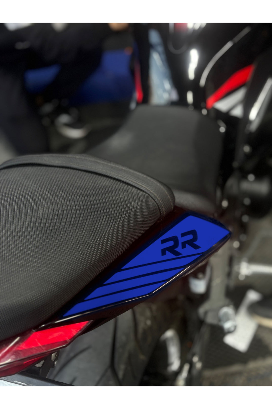 RKS R250-M250 için RR Yazılı Kuyruk Sticker Etiket (Sağ ve Sol )