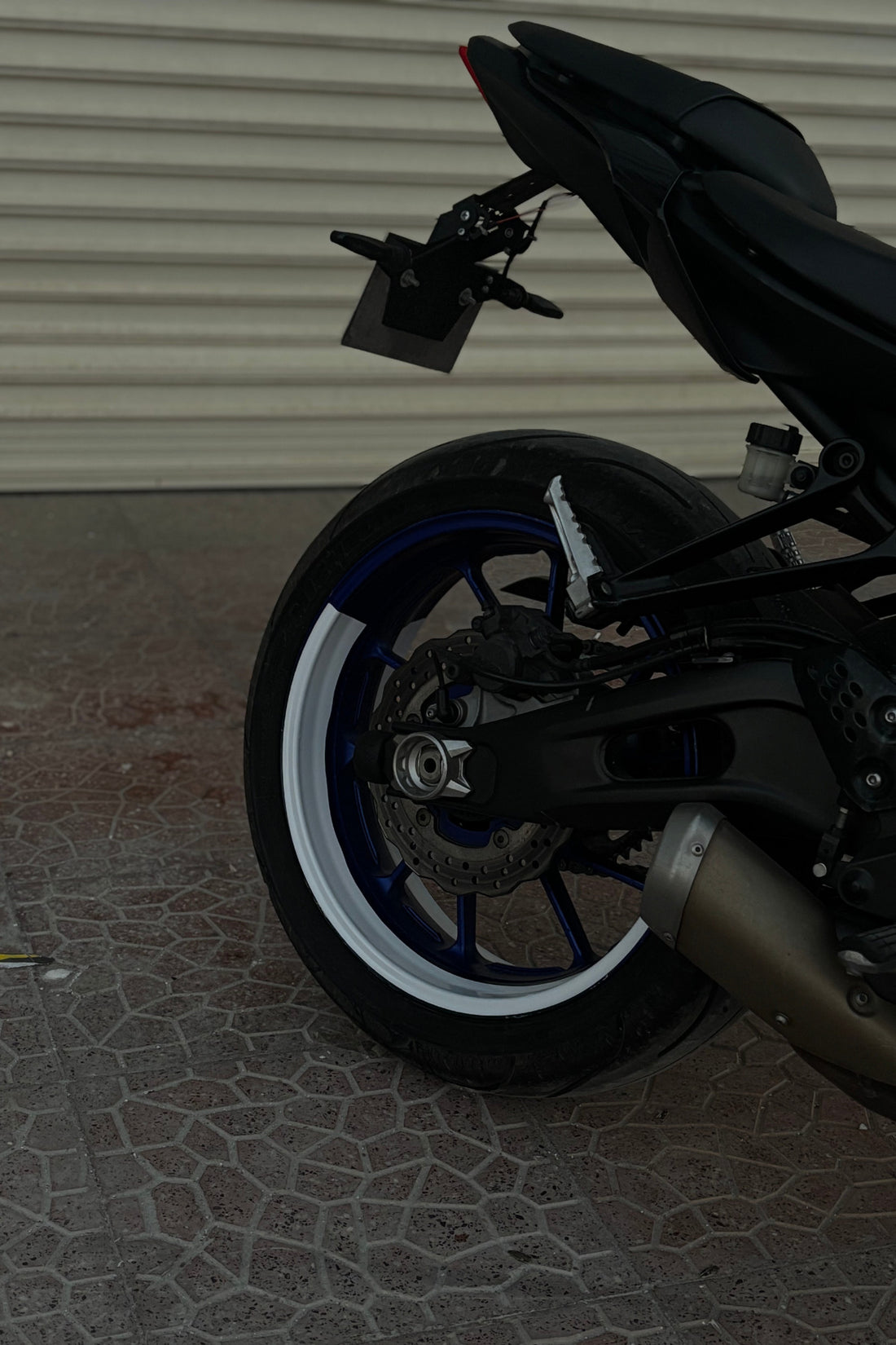 Yamaha MT-07 için Beyaz Renk Yarım Jant Şeridi Sticker Seti (4 Parça)