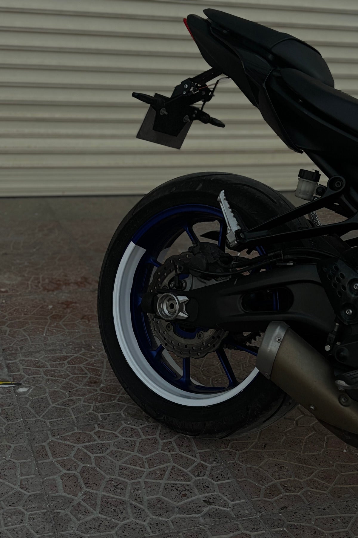 Yamaha MT-07 için Beyaz Renk Yarım Jant Şeridi Sticker Seti (4 Parça)