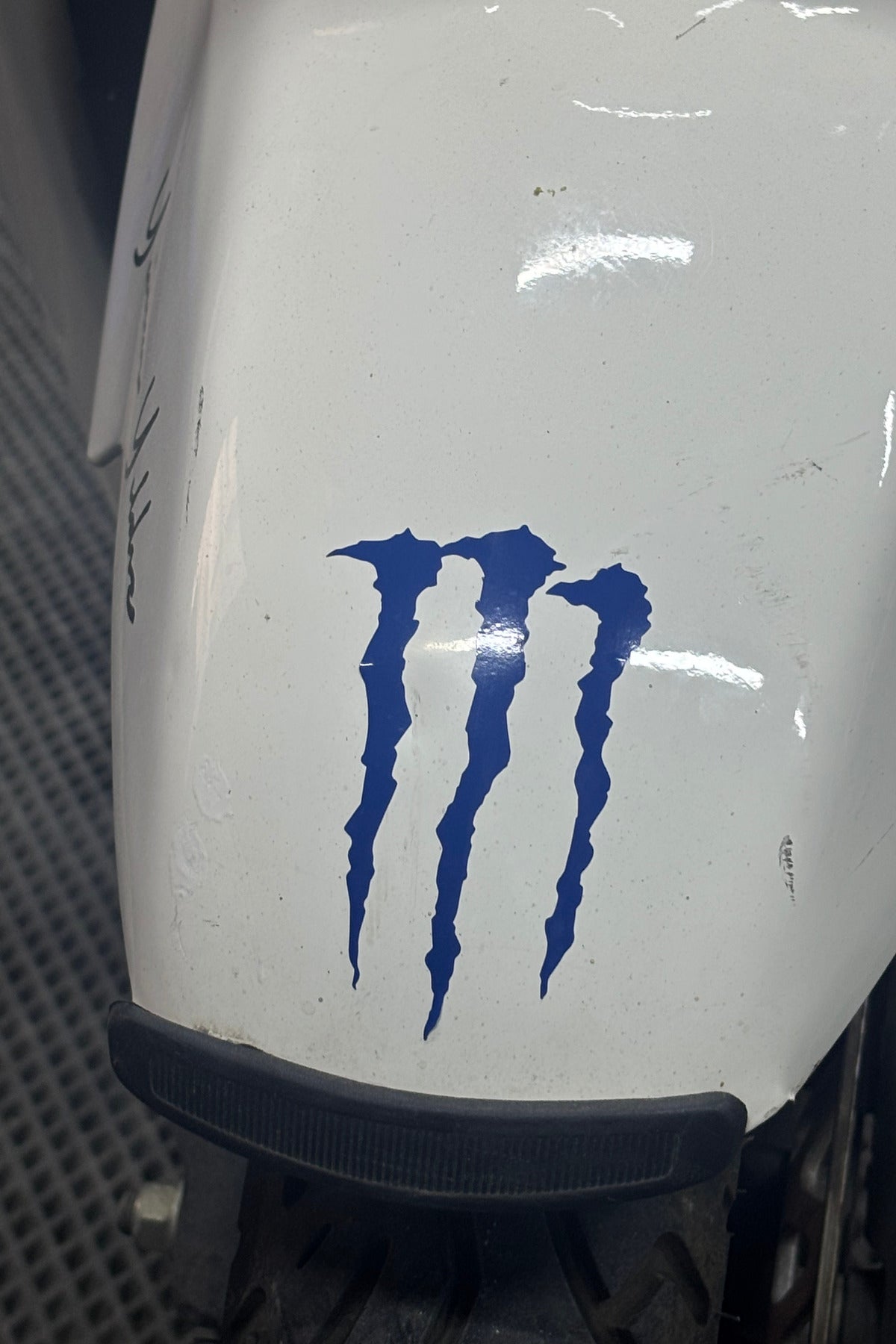 Motor ve Kask için Lacivert Mavi Monster Sticker Etiket (1 Adet)