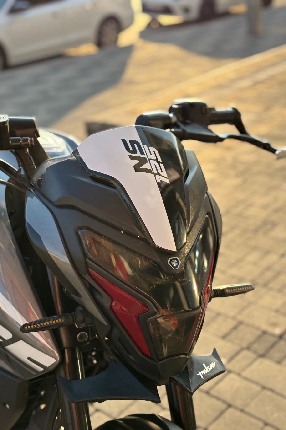 BAJAJ NS125 için Beyaz Renk Kafa Drenajı için Sticker