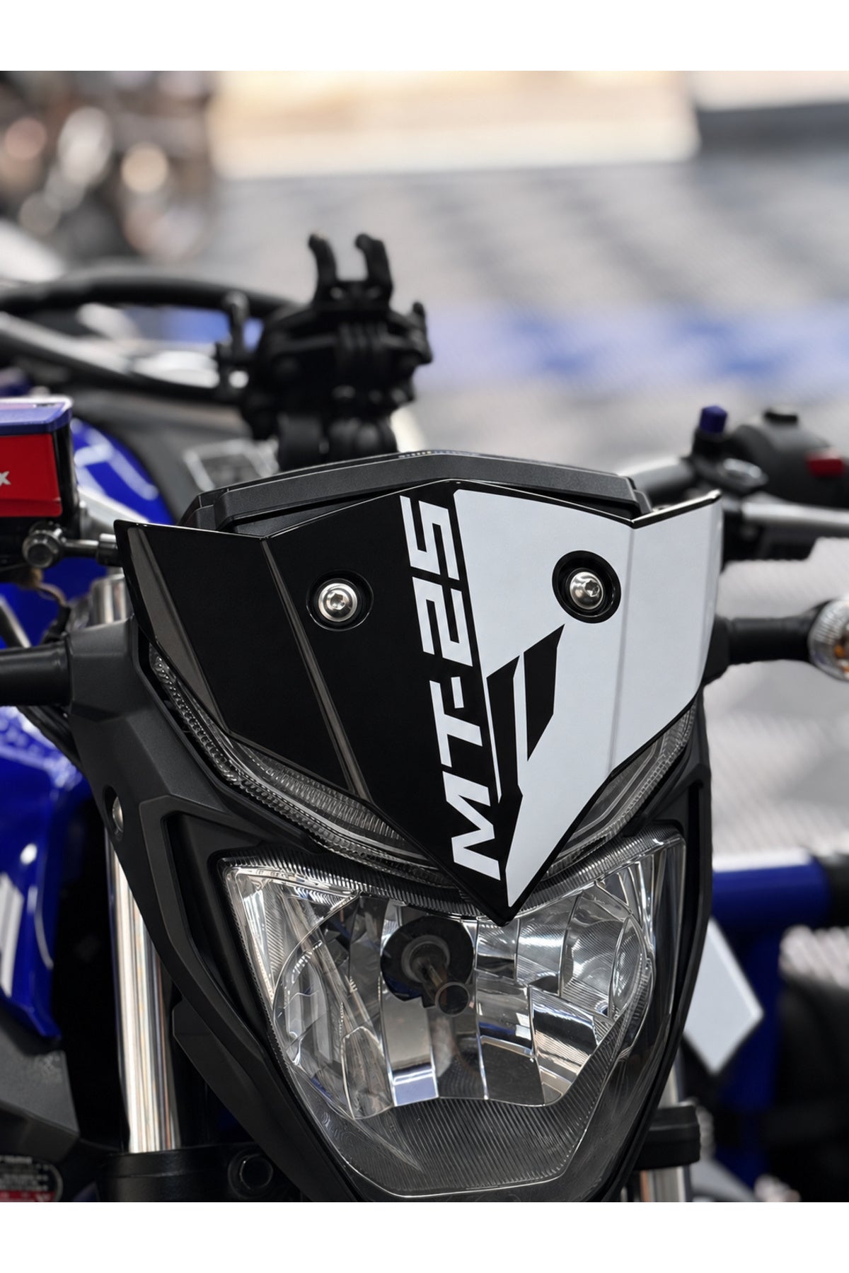 Yamaha MT-25 Eski Kasa için Yazılı-MT Logolu Kafa Detay Sticker