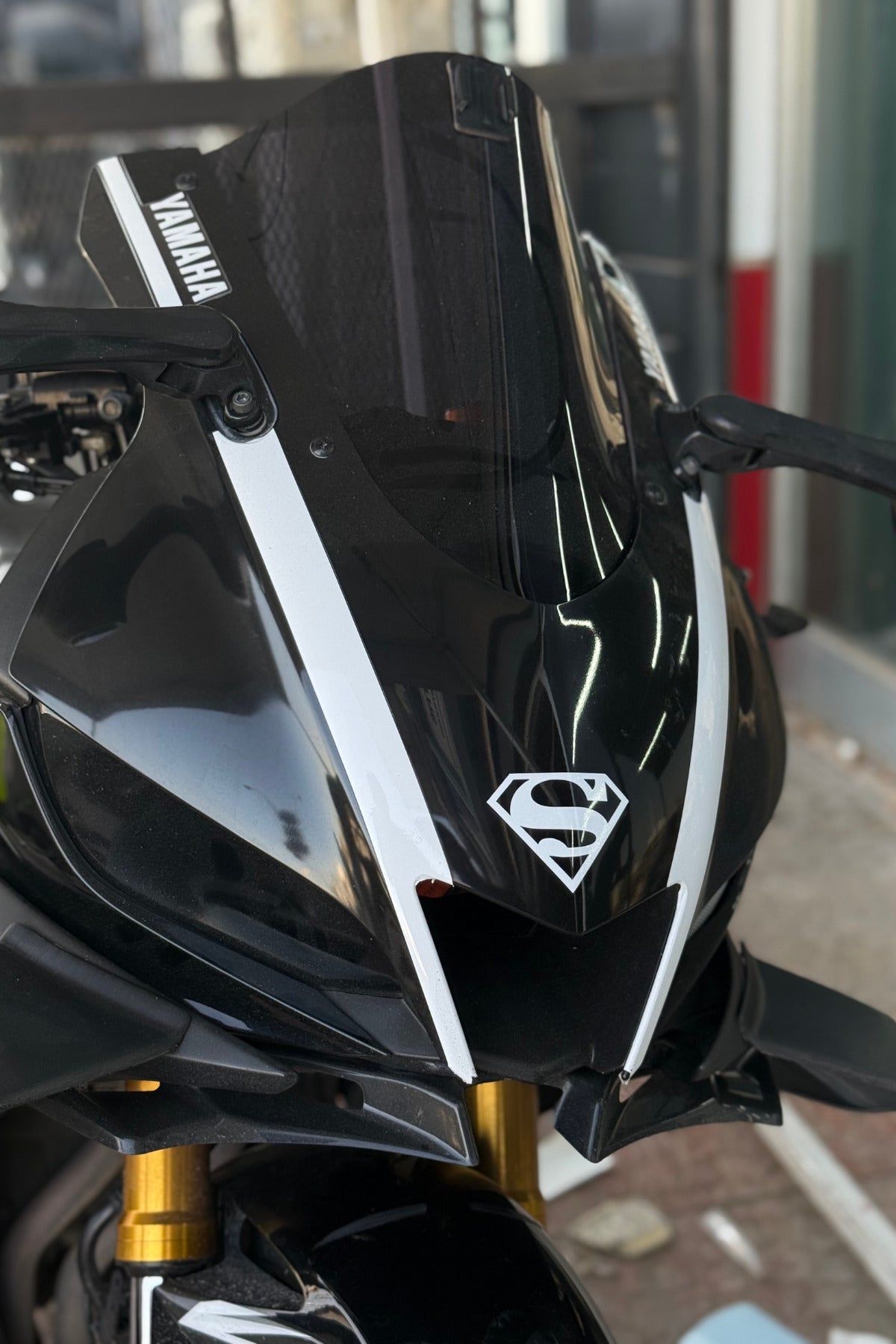 Motor-Araba-Laptop için Beyaz Superman Sticker ( 8CMX6CM) 1 Adet
