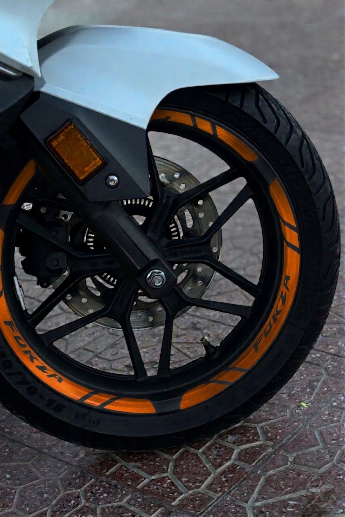 Honda Forza için Jant Şeridi Sticker Seti (12 Parça) (Tüm Yıllara Uyumlu)