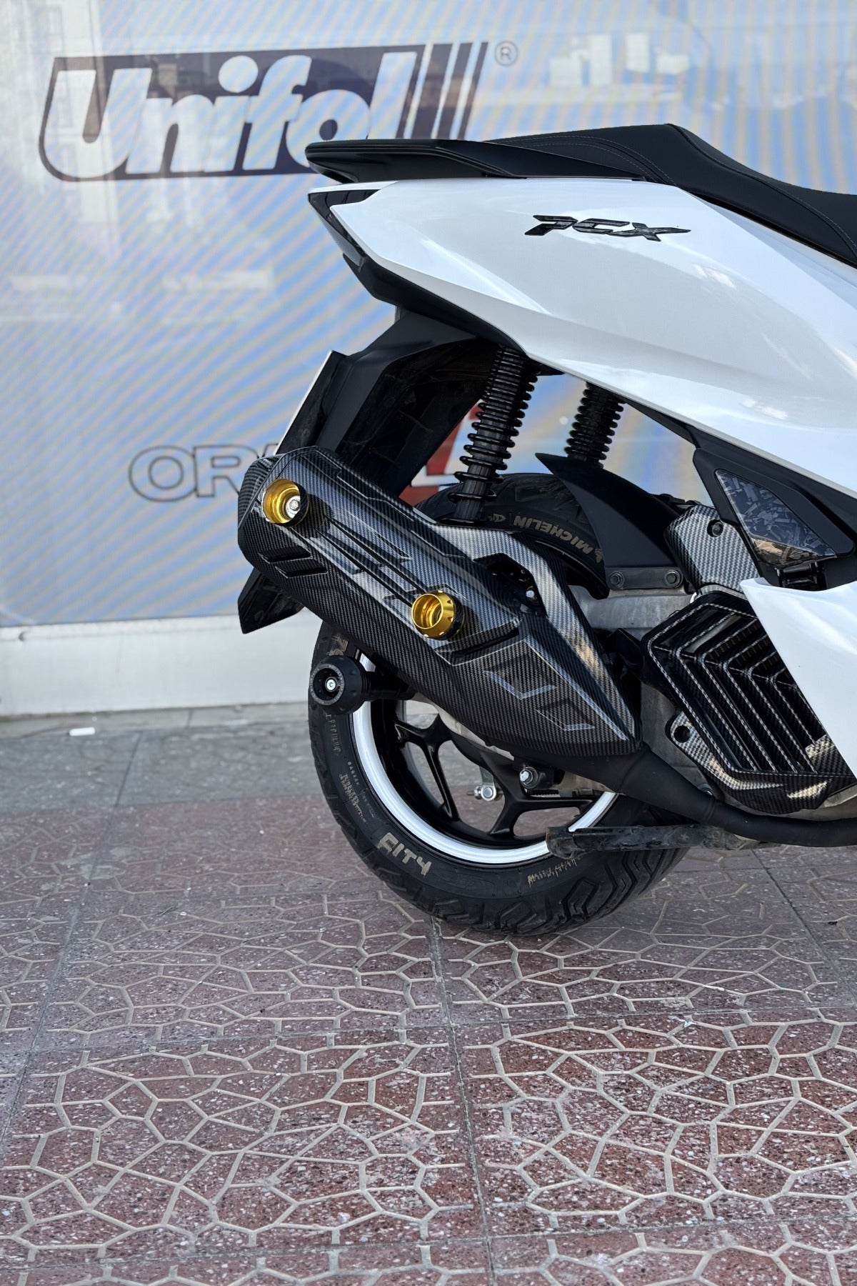 Honda PCX için Uyumlu Yarım Jant Şeridi Sticker Seti (4 Parça)