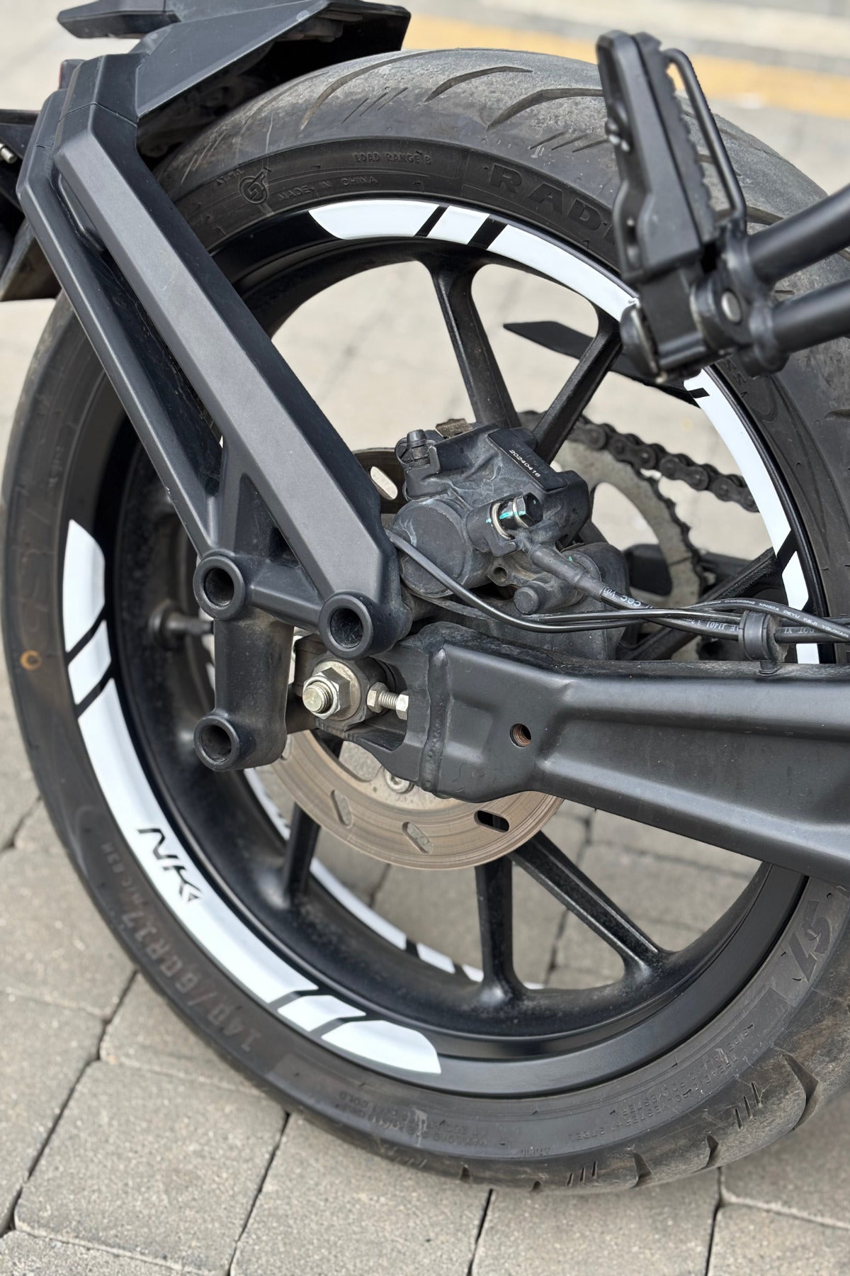 CFMOTO NK250 Tüm Yıllar için Uyumlu Beyaz Renk Jant Şeridi Seti (8 Parça)