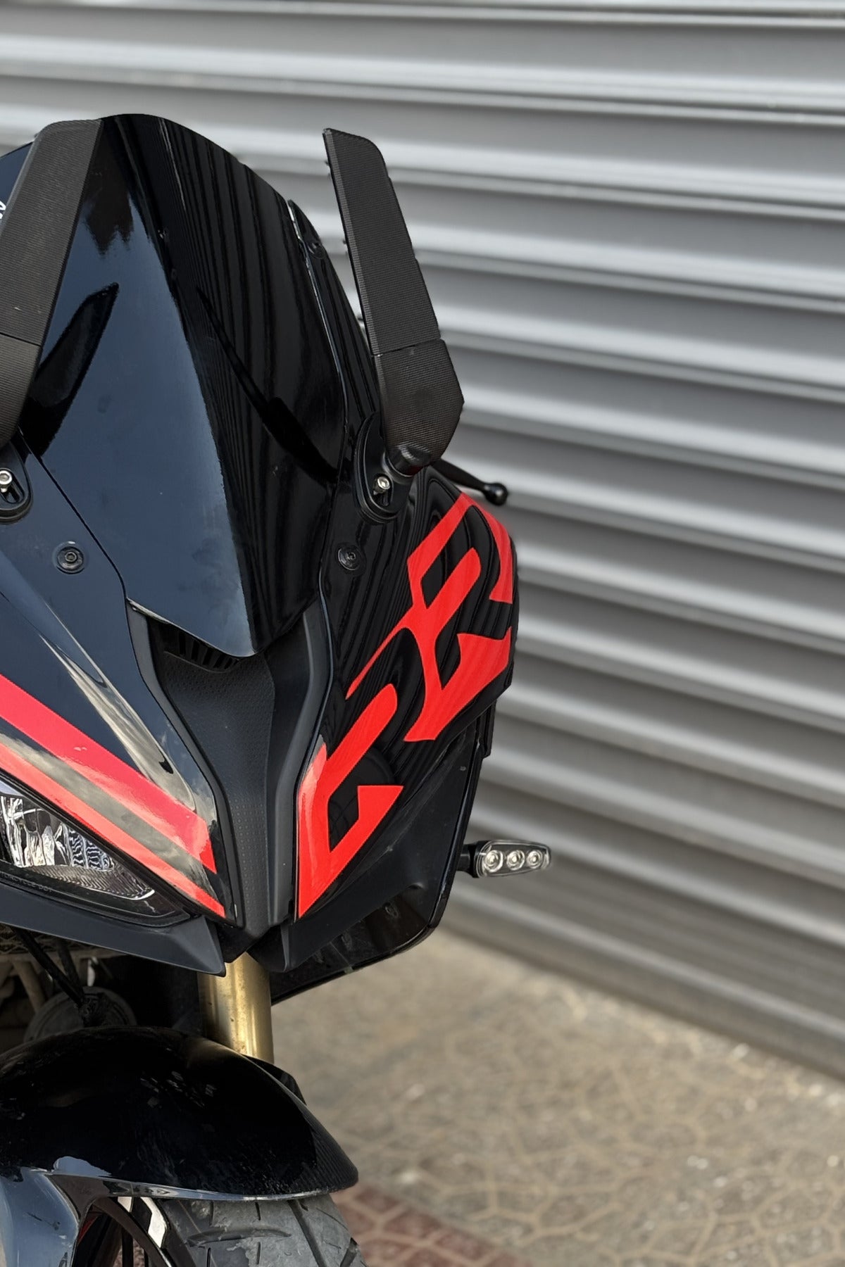 RKS SRK 125 ve SRK 250 Uyumlu Racing RR Kafa Çizgili 3 Parça Kafa Detay Sticker Seti