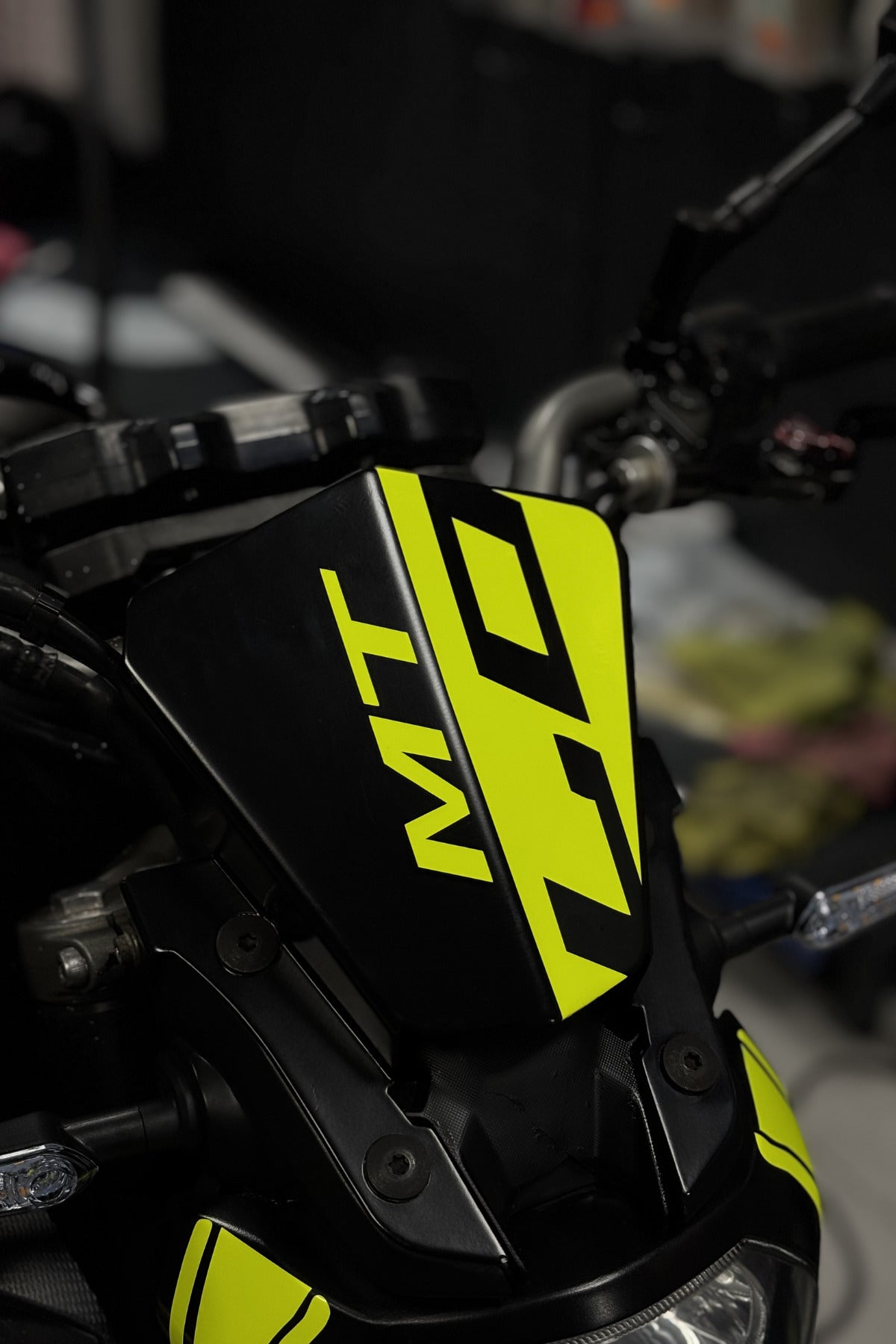 Yamaha MT-07 için Neon Sarı Kafa Siperlik Kısmı için Sticker Etiket  (2015-2017)