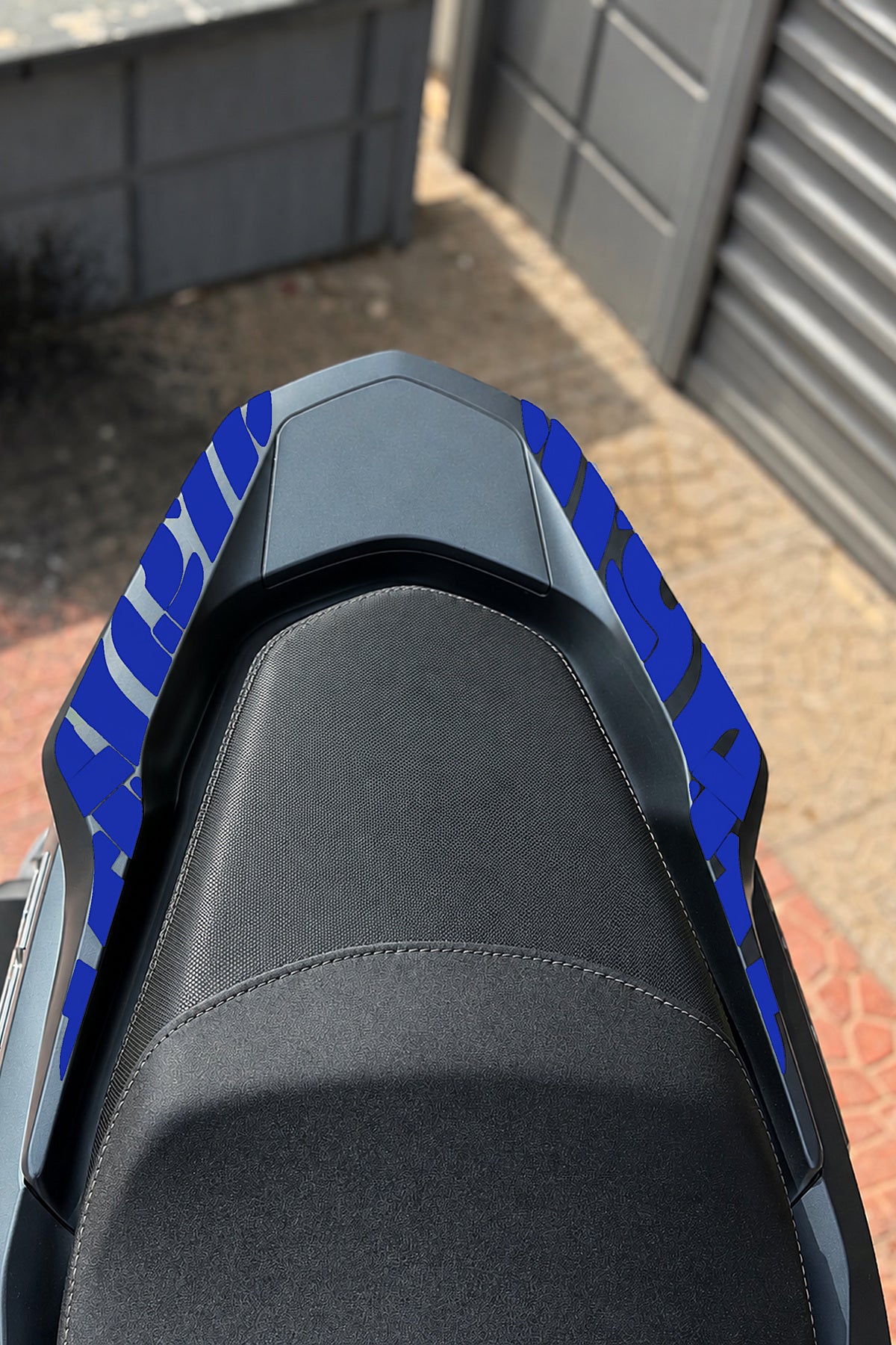Honda PCX Deluxe için Kuyruk Üstü Tribal Desen Sticker (2025-2026 Uyumlu)