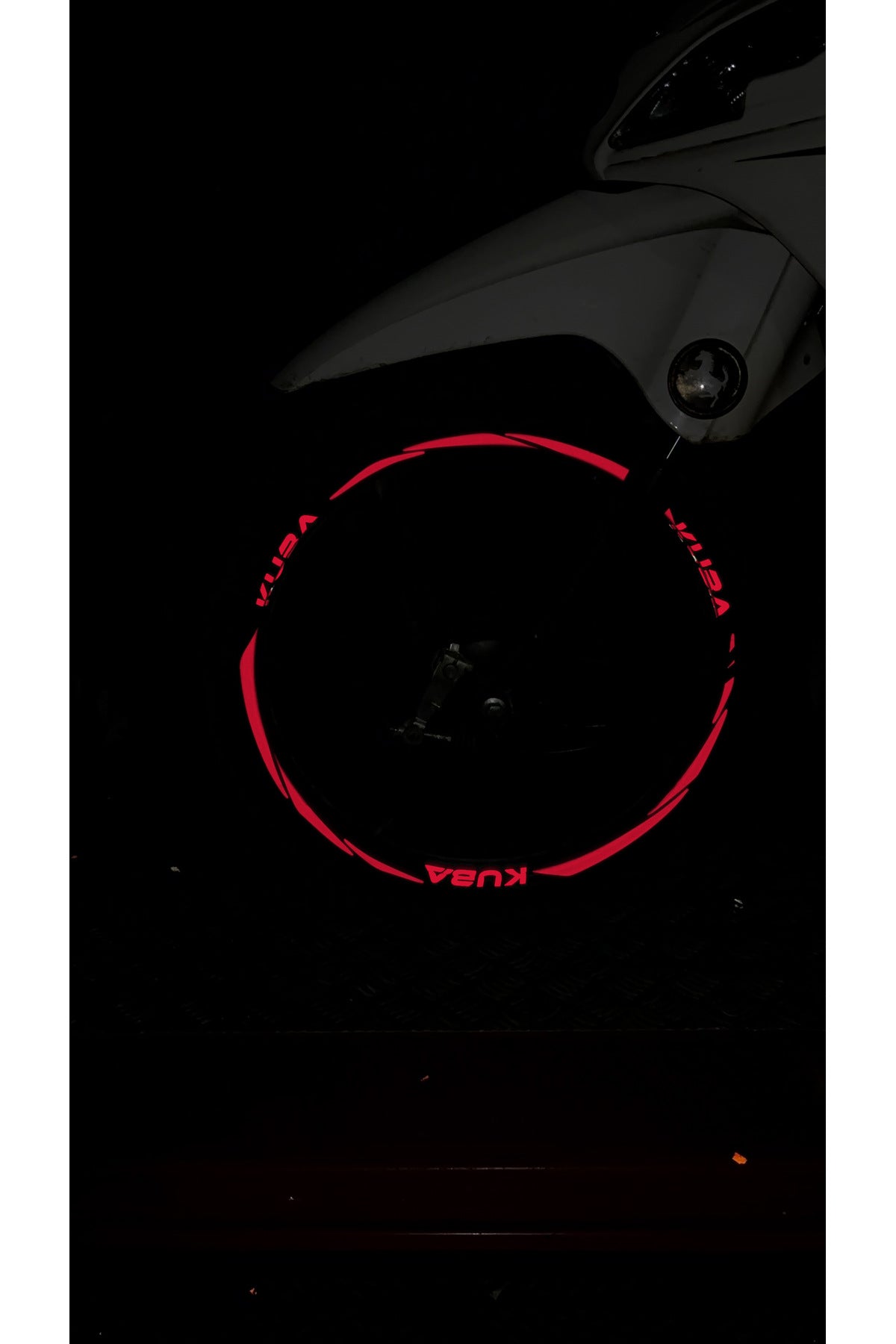 Kuba Cup Motor için Reflektörlü Jant Şeridi Sticker Seti (Tüm Cuplara Uyumlu)