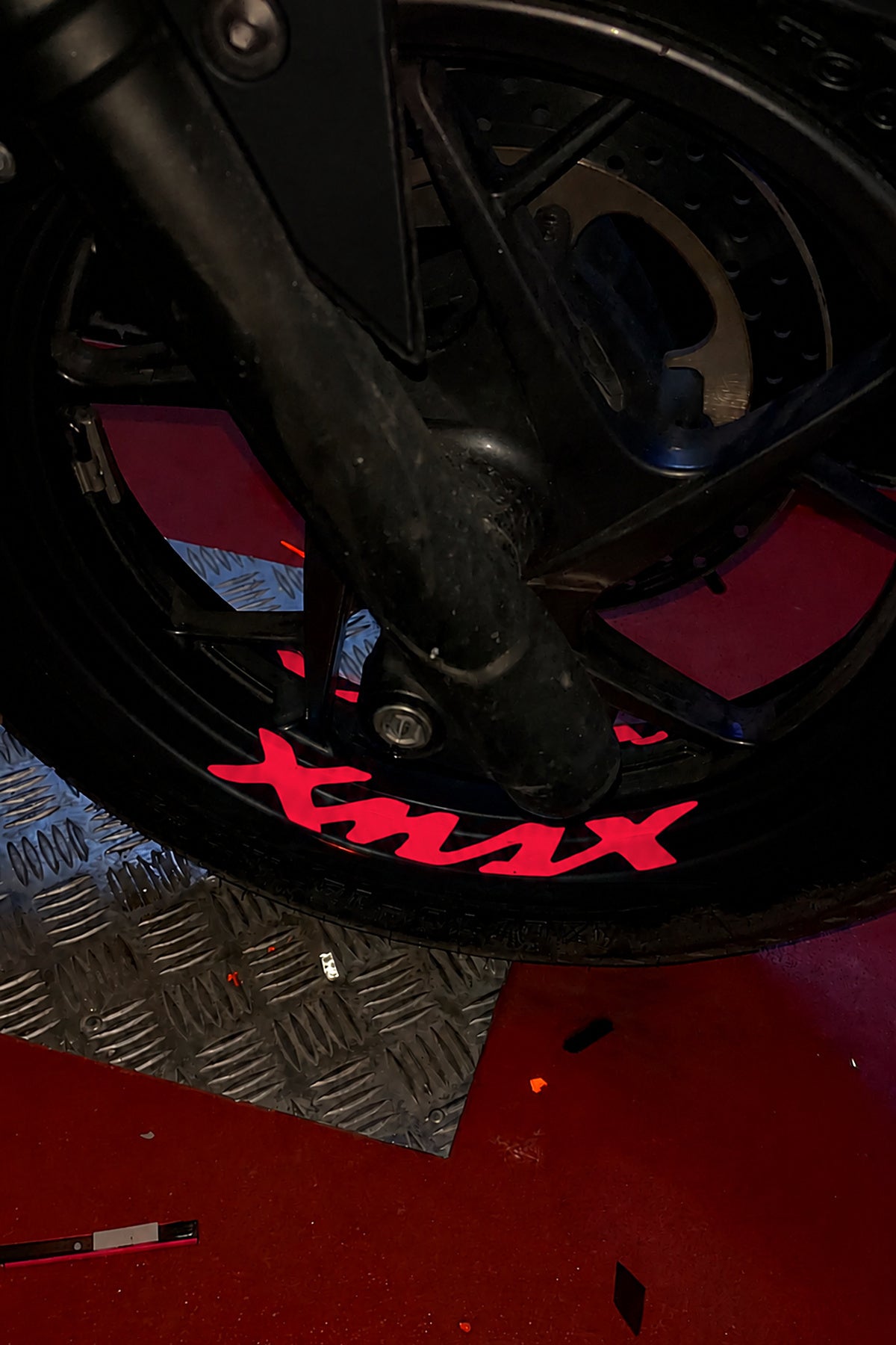 Yamaha Xmax için Uyumlu Reflektörlü Jant içi Xmax Yazısı ( 4 Adet)