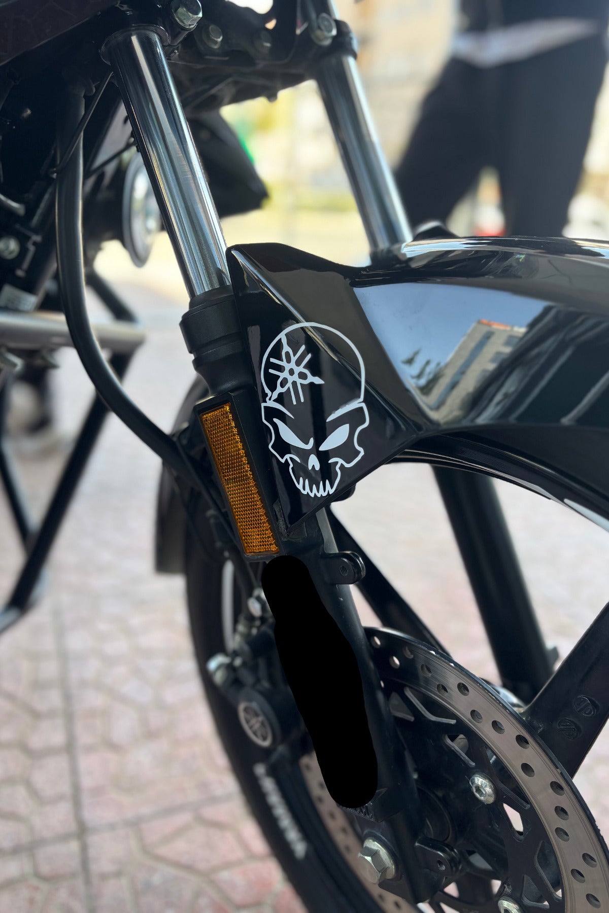 Yamaha Motor Grubu için Beyaz Kurukafa Yamaha Sticker (1 Adet)