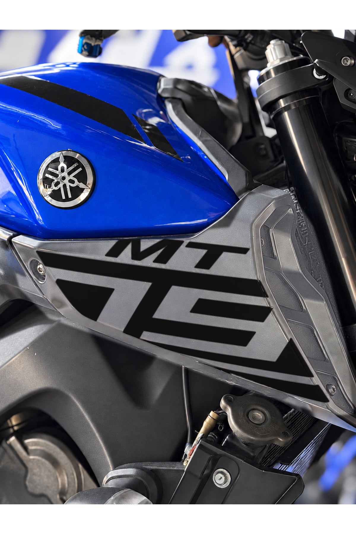 Yamaha MT-09 için Yan Grenajlara Uyumlu Kaplamalı MT-09 Sticker Etiket (2018-2019-2020)