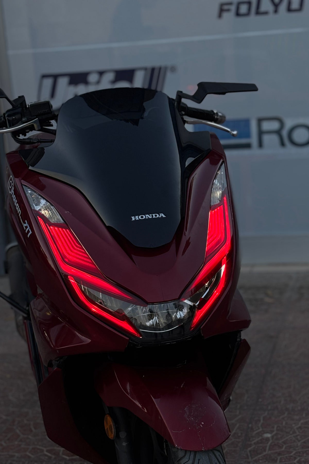 Honda PCX için Kalın Kesim Kırmızı Far Filmi Sticker Seti (2021-2022-2023-2024 Yıllara Uyumlu)