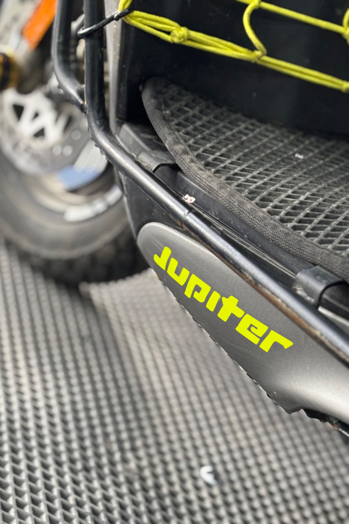 TVS Jupiter 125 için Alt Sakal Jupiter Yazıları Sticker (15CMx3CM)(2 Adet)