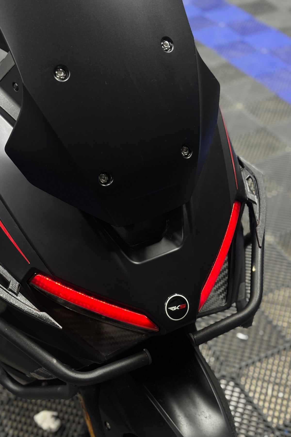 RKS Lince 125 Scooter için Kırmızı Gündüz Ledi Far Tasarım Sticker