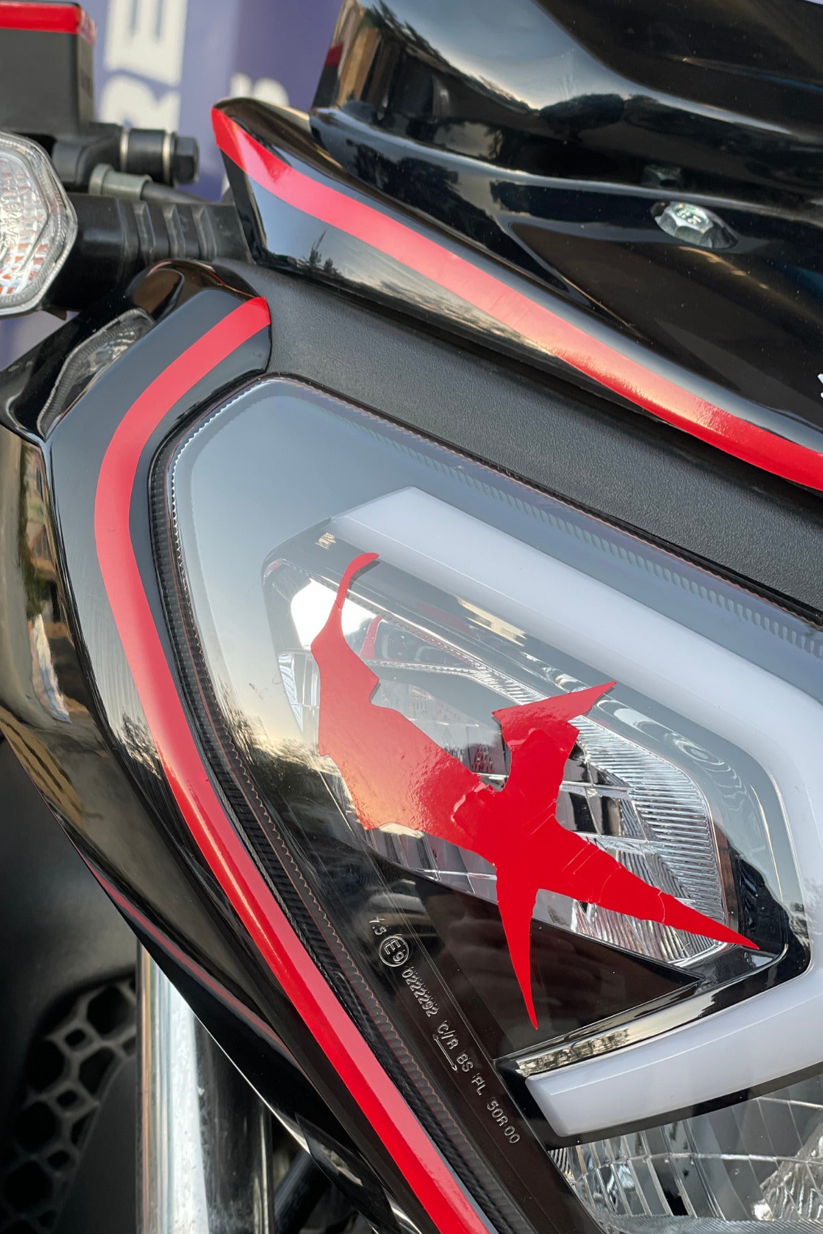 Motor Far Camı için Kırmızı Venom Göz Sticker Etiket (1 Adet)
