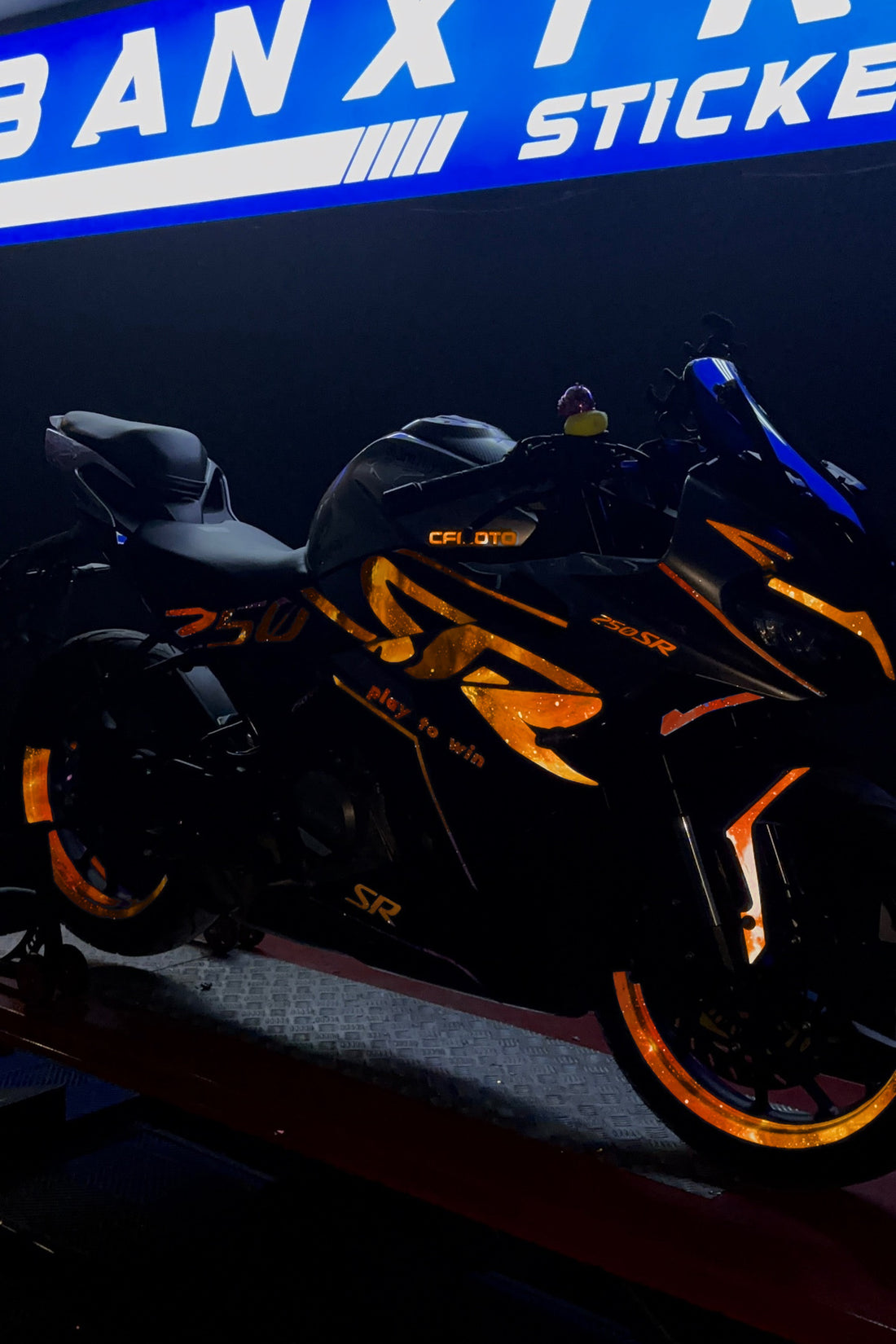 CFMOTO 250SR için Galaksi Desenli Komple Reflektörlü Sticker Seti (Sağ ve Sol)